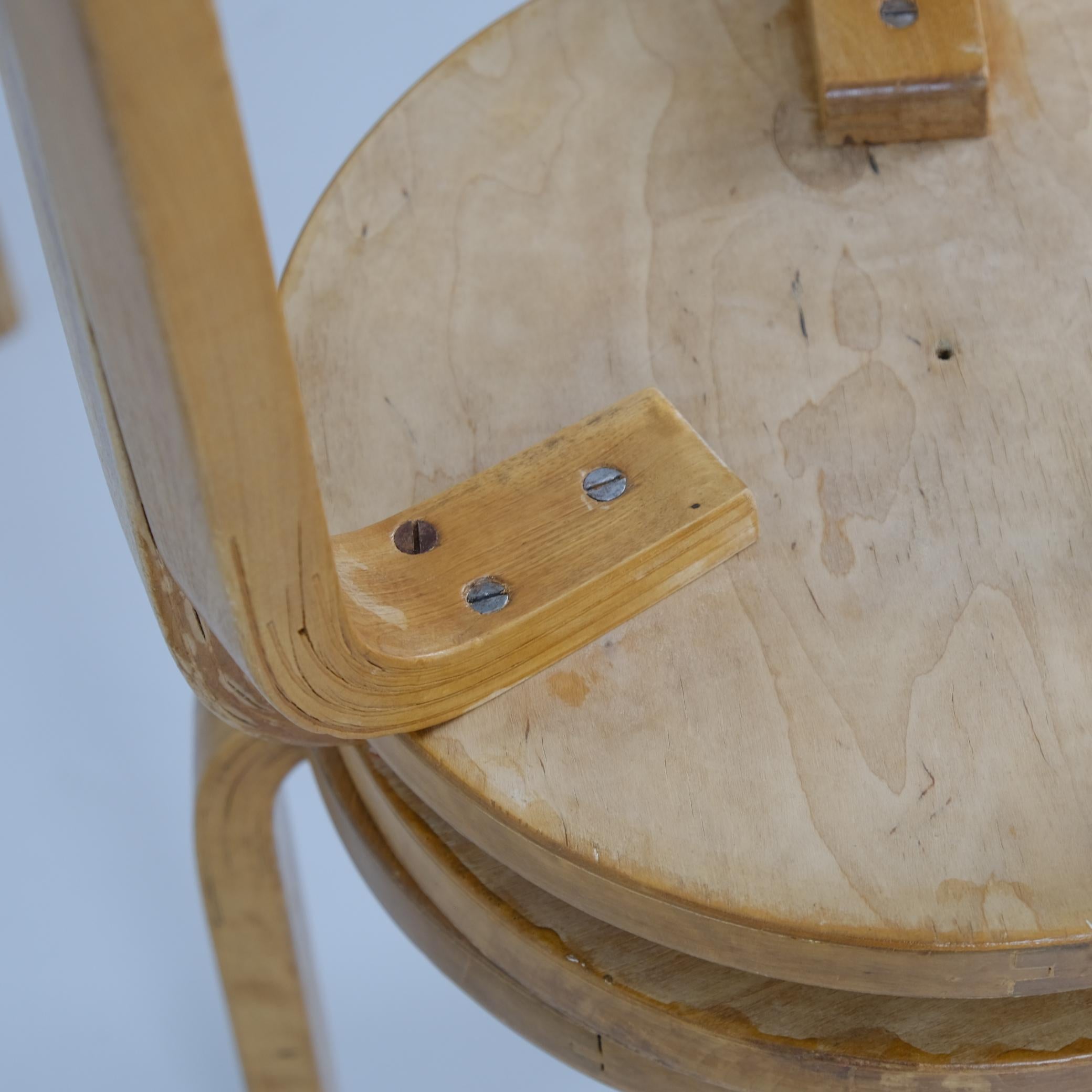 Set of 6 Alvar Aalto 3 Legged Stackable Birch Stools Model. 60, Artek 1930s For Sale 6