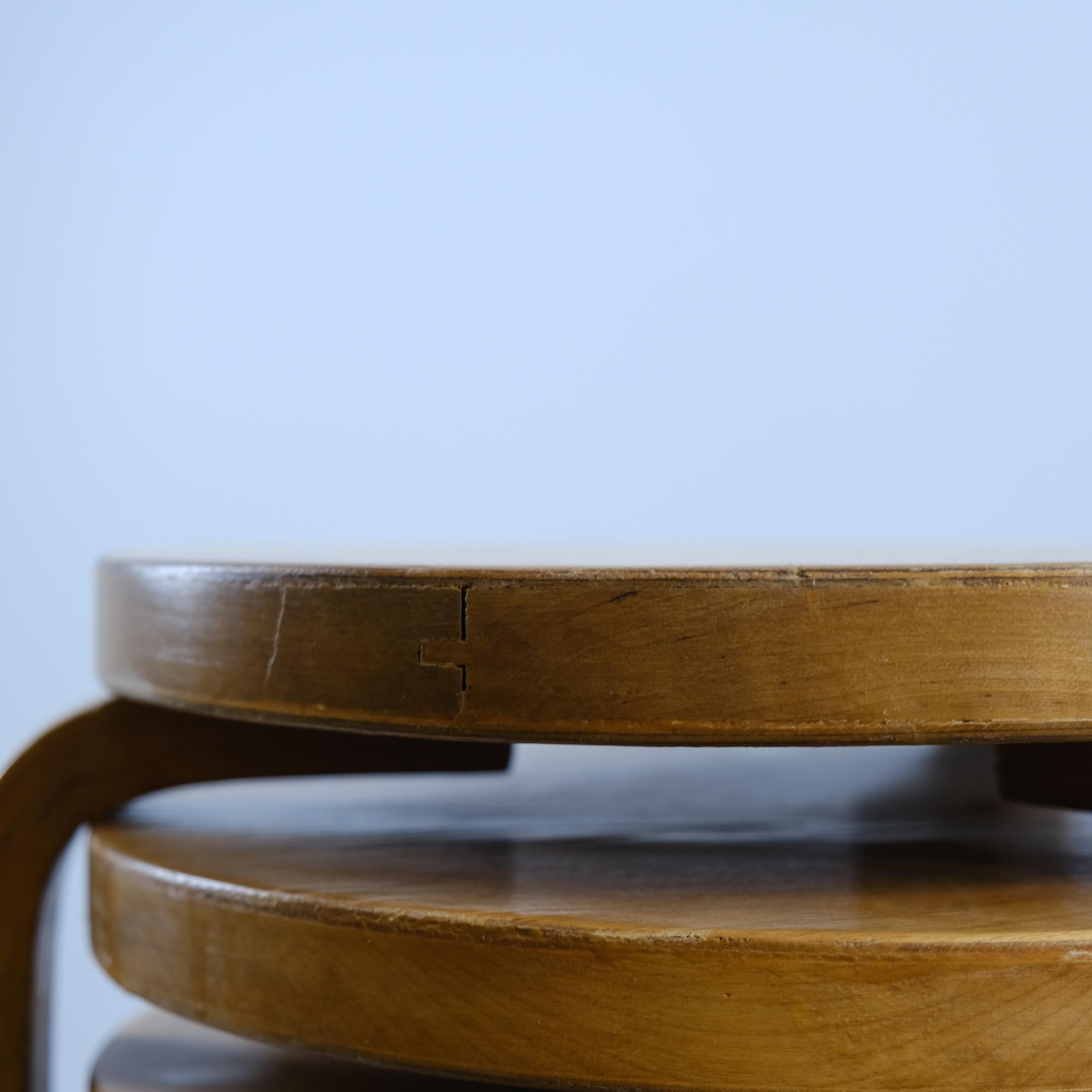 Set of 6 Alvar Aalto 3 Legged Stackable Birch Stools Model. 60, Artek 1930s For Sale 8