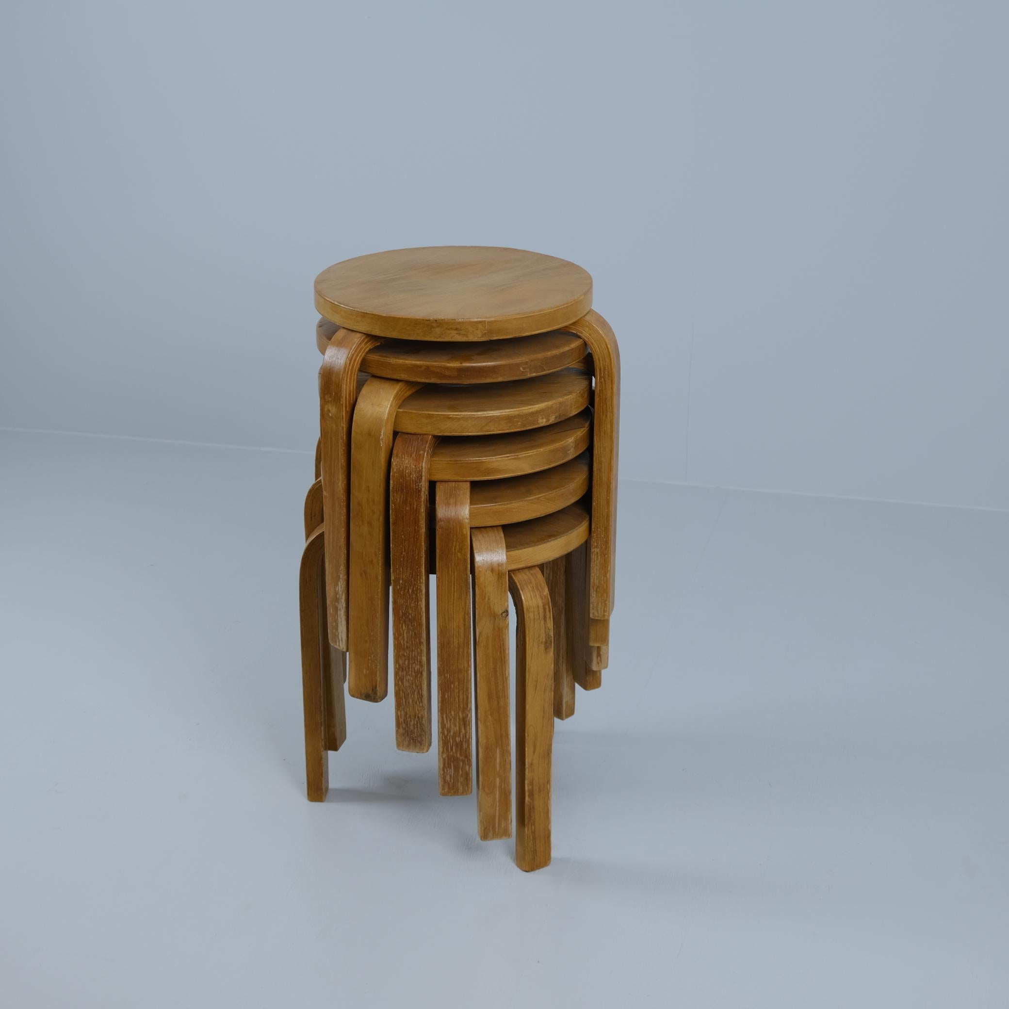Set of 6 Alvar Aalto 3 Legged Stackable Birch Stools Model. 60, Artek 1930s For Sale 1