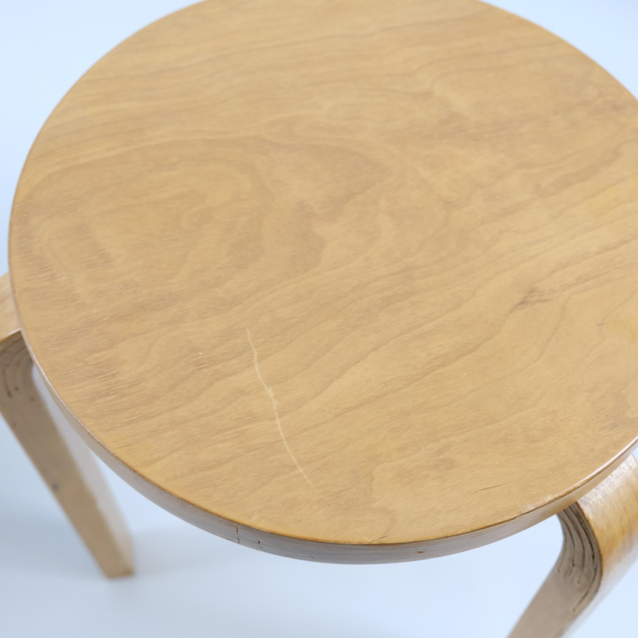 Set of 6 Alvar Aalto 3 Legged Stackable Birch Stools Model. 60, Artek 1930s For Sale 2