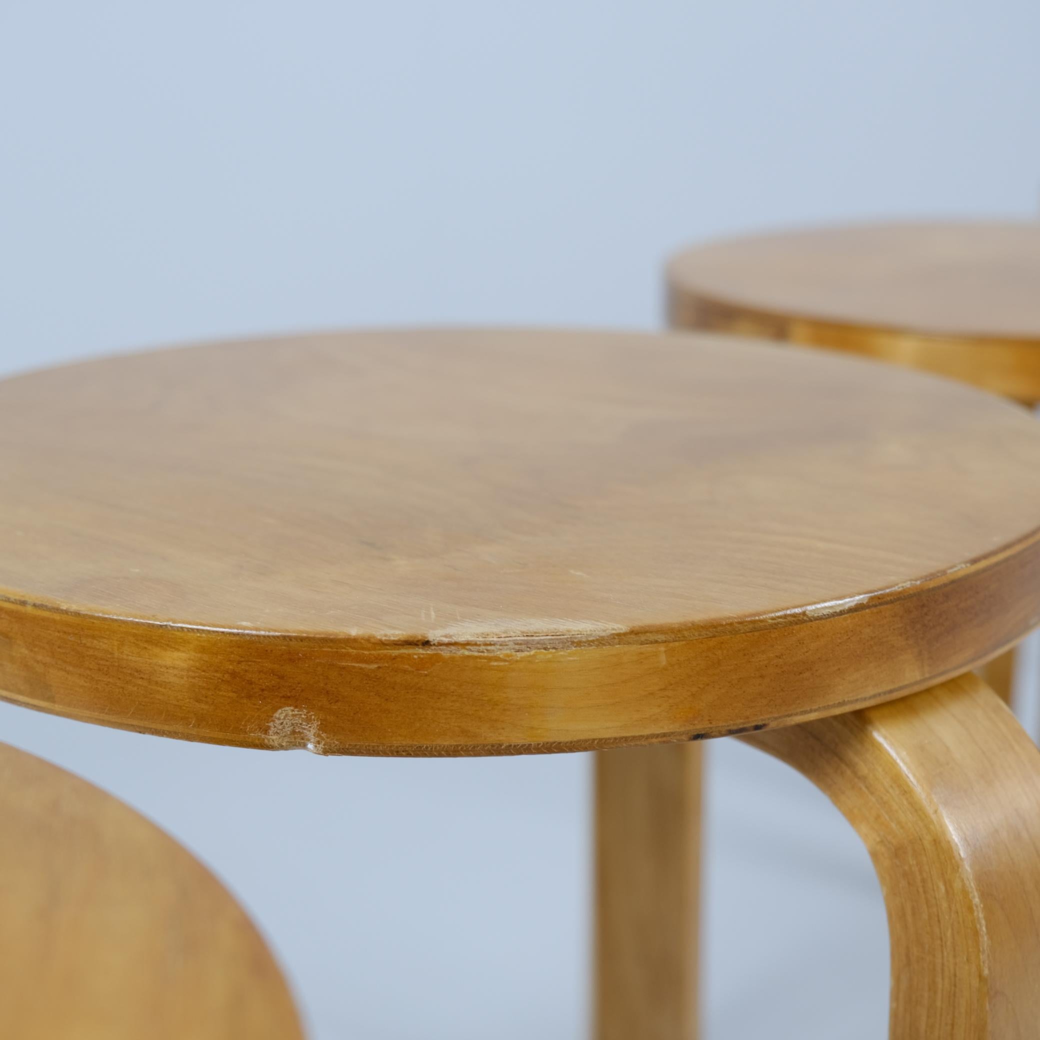 Set of 6 Alvar Aalto 3 Legged Stackable Stools Model 60, Artek 1960s For Sale 1