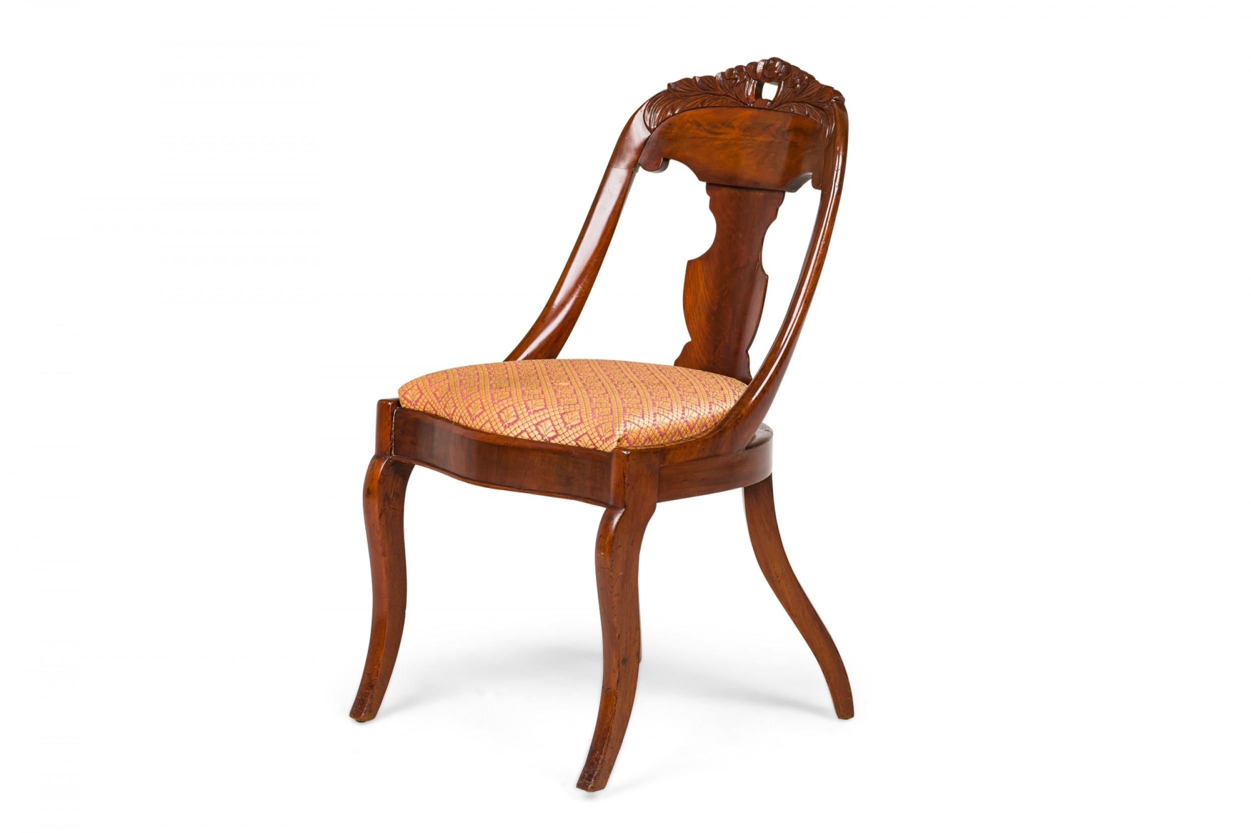 Set of 6 American Empire Style Carved Wood Gondola Dining Chairs In Good Condition For Sale In New York, NY