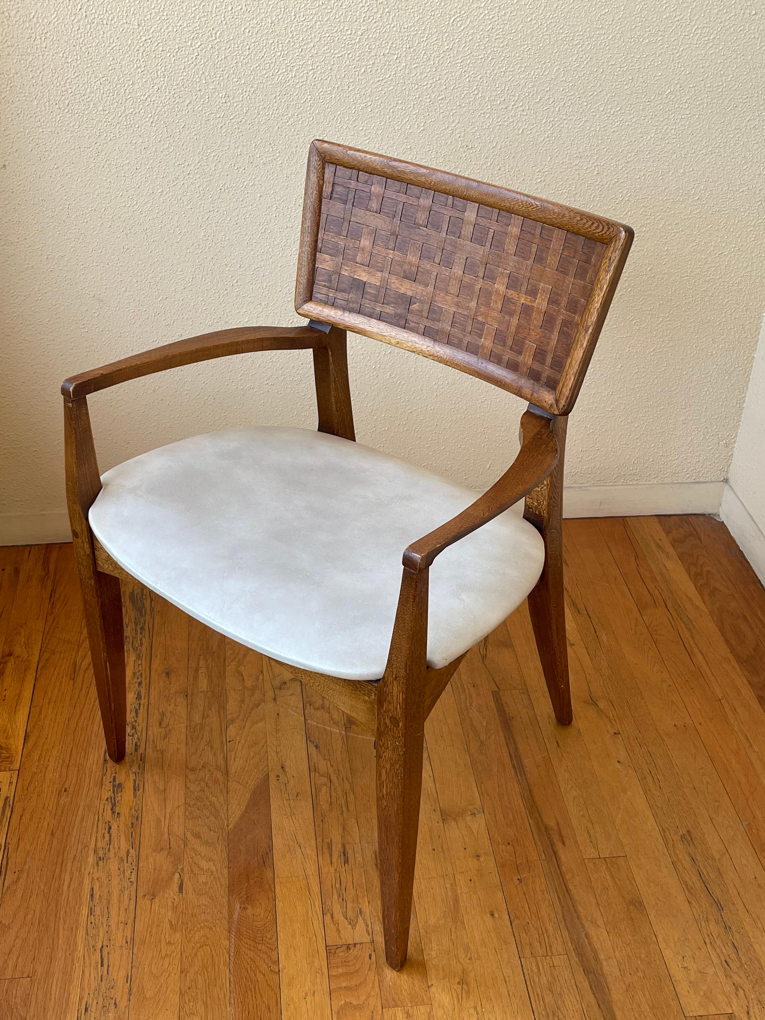 Set of 6 American Mid Century Atomic Age Walnut Dining Chairs 1 Captain Chair In Good Condition In San Diego, CA