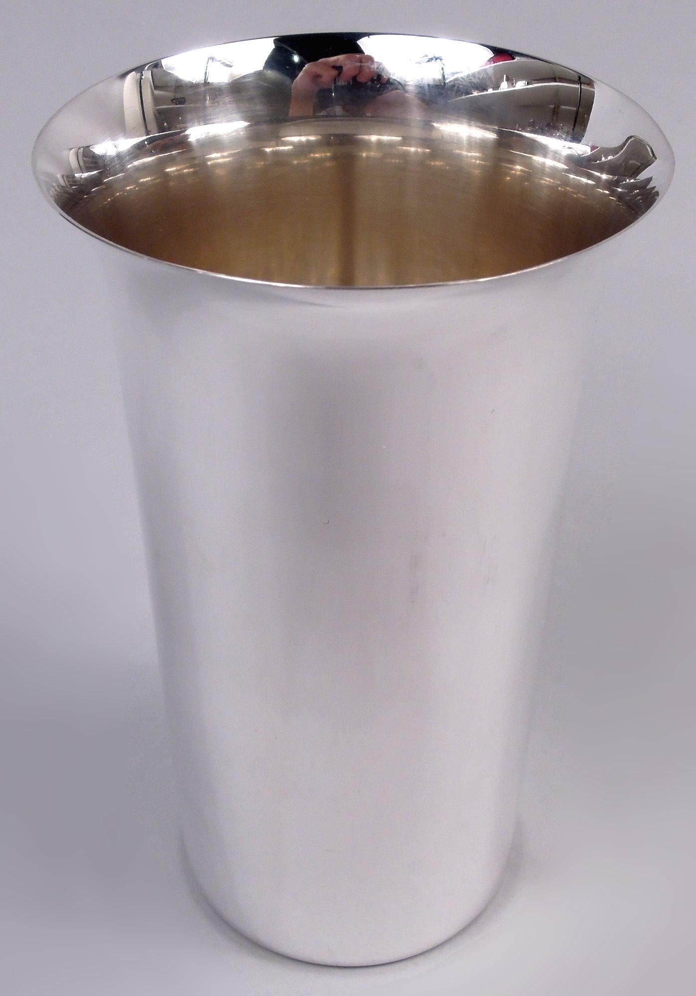 Set de 6 highballs en argent sterling American Modern. Chaque : Droit avec bord évasé. De belles proportions pour une prise en main facile. Marqué.  Poids total : 20.5 onces troy. 