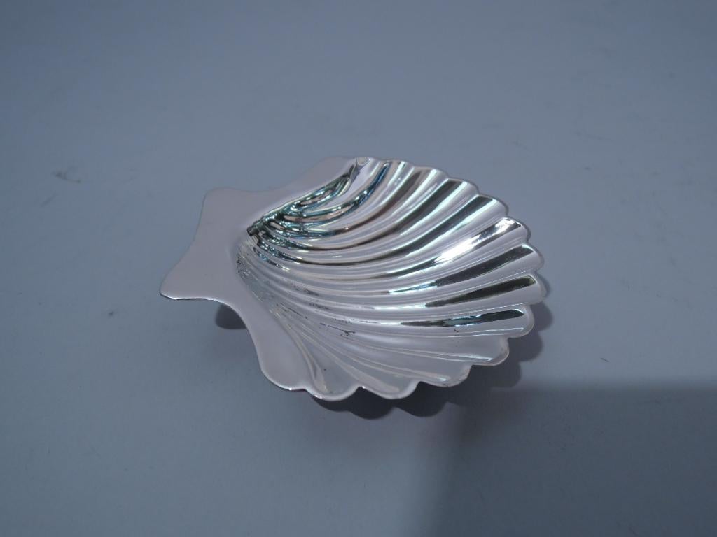 20th Century Set of 6 American Modern Sterling Silver Scallop Shell Nut Dishes