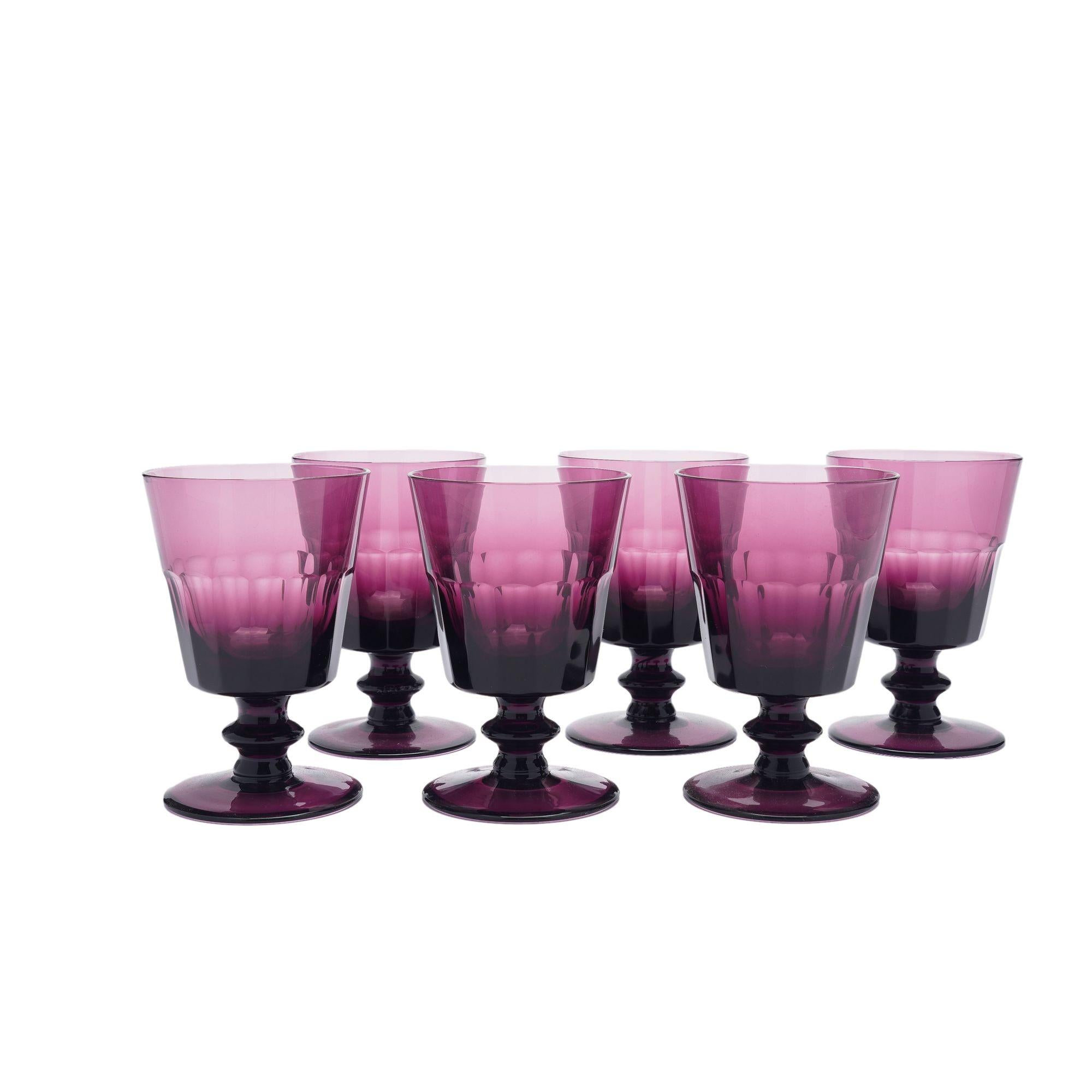 Set of 6 amethyst glass goblets by William Yeoward, 1980-90 In Excellent Condition In Kenilworth, IL