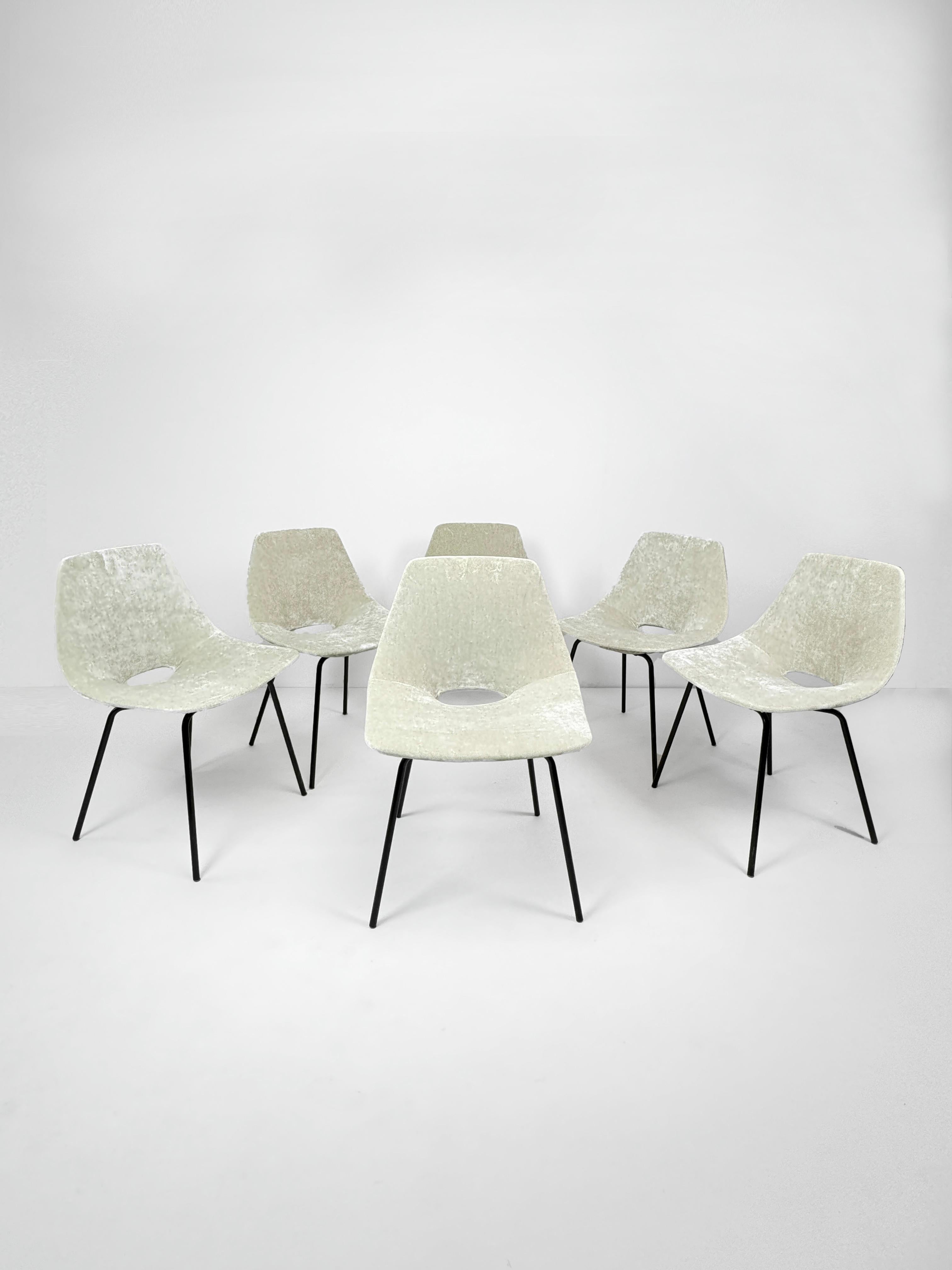 Mid-Century Modern Set of 6 Amsterdam Chairs by Pierre Guariche in Off White Velour, France 1950's
