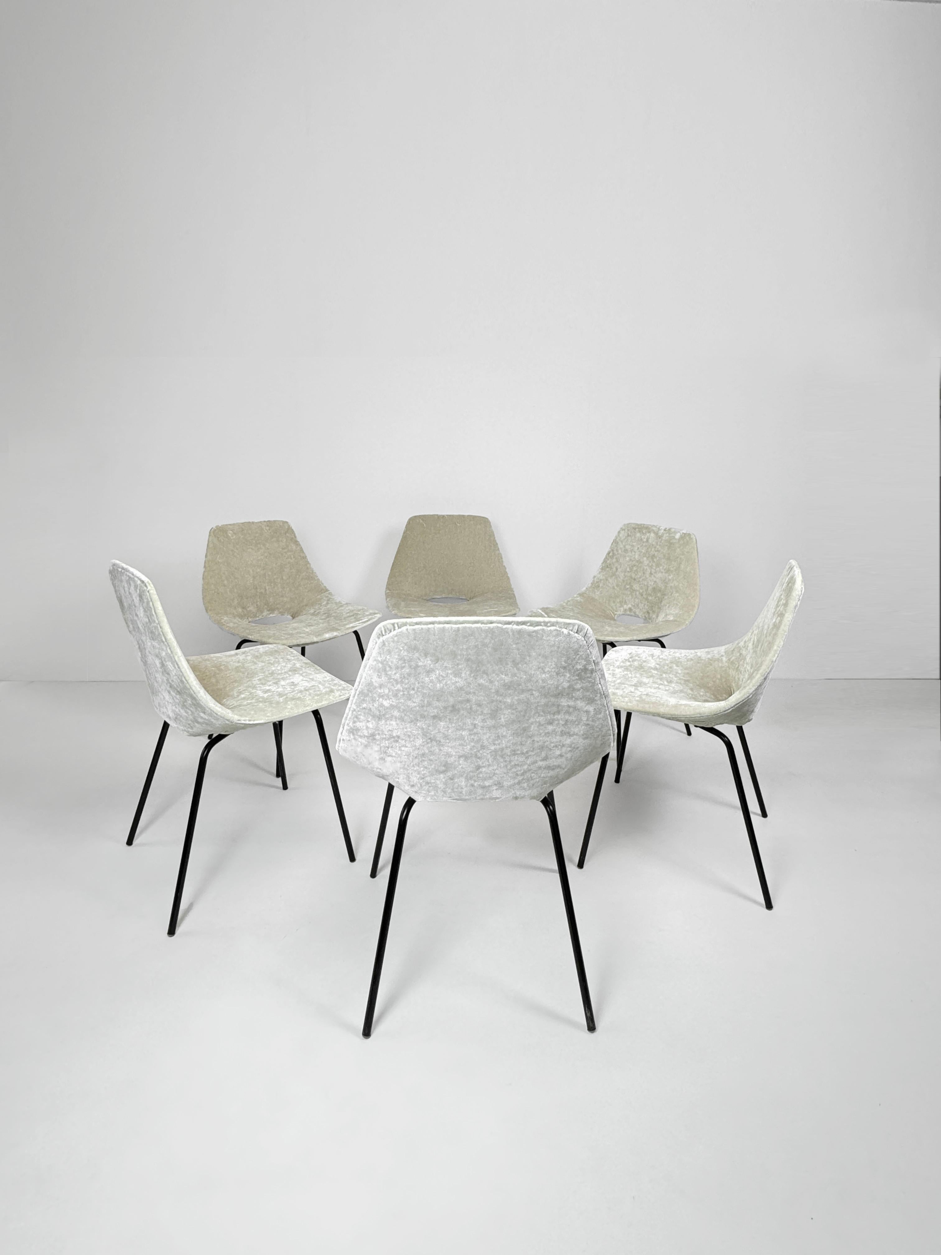 Steel Set of 6 Amsterdam Chairs by Pierre Guariche in Off White Velour, France 1950's