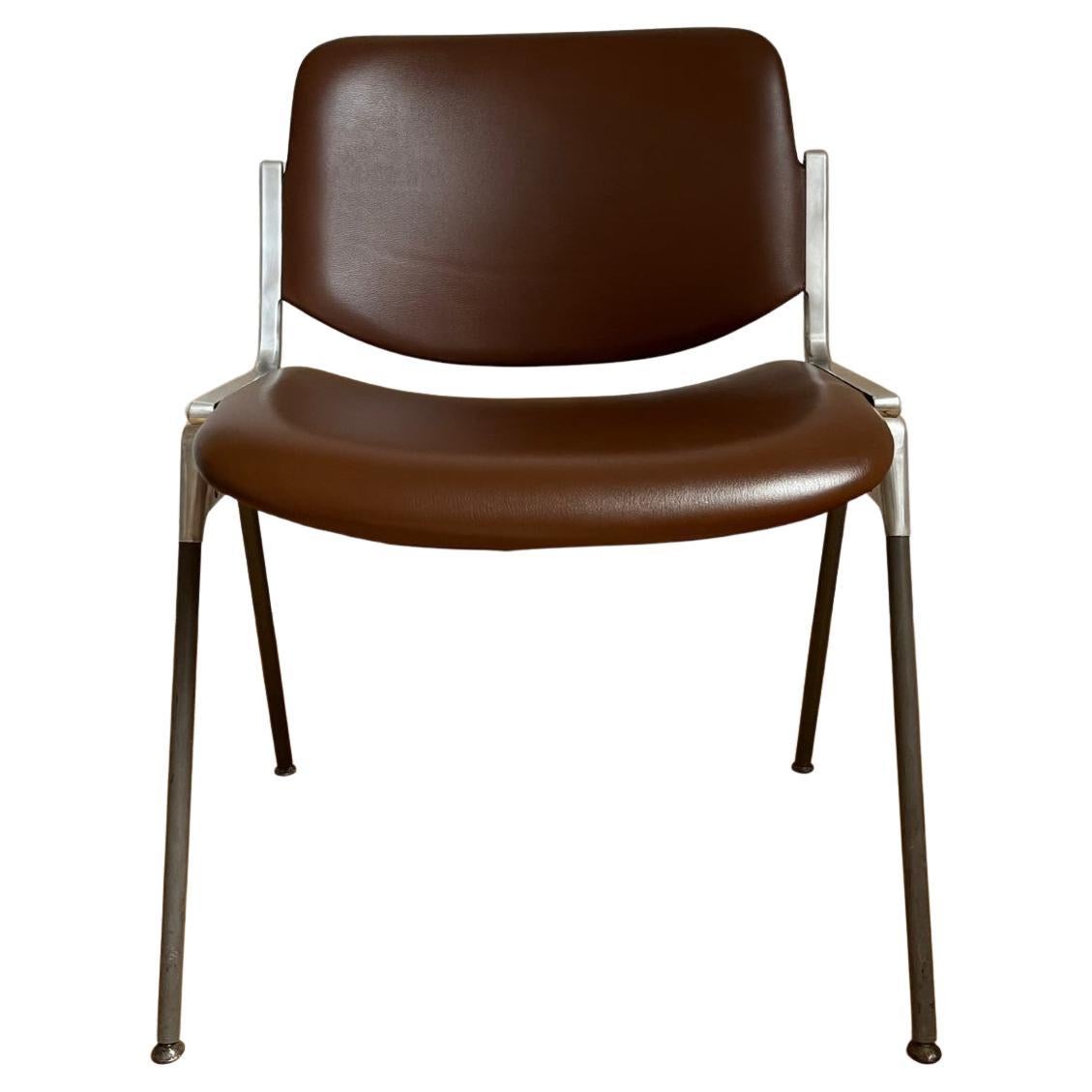 Set of 6 Anonima Castelli Dsc-106 Stacking Leather Chairs by Giancarlo Piretti For Sale