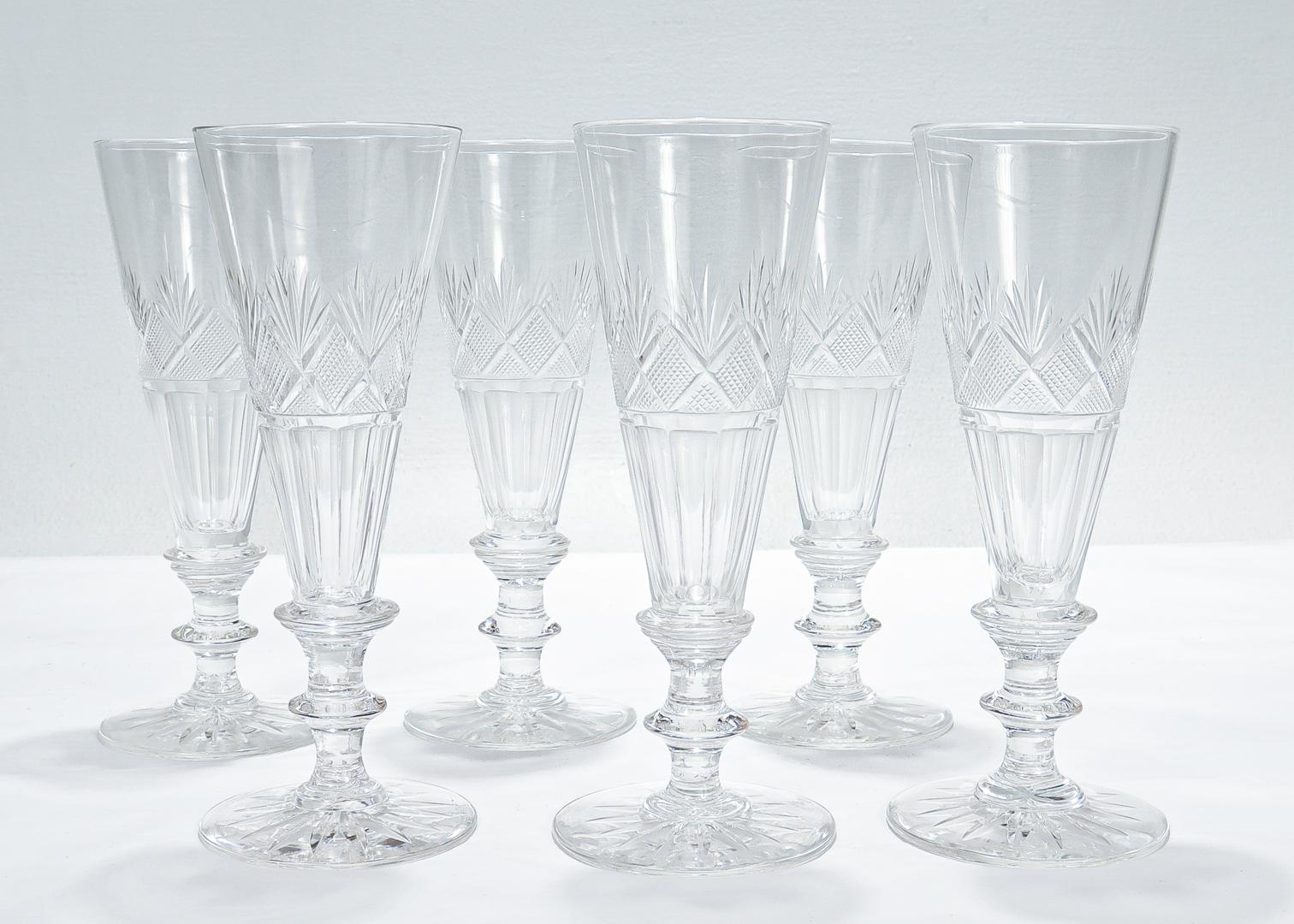 Américain Ensemble de 6 flûtes à champagne anciennes en verre taillé du 19ème siècle attribuées à Bakewell en vente