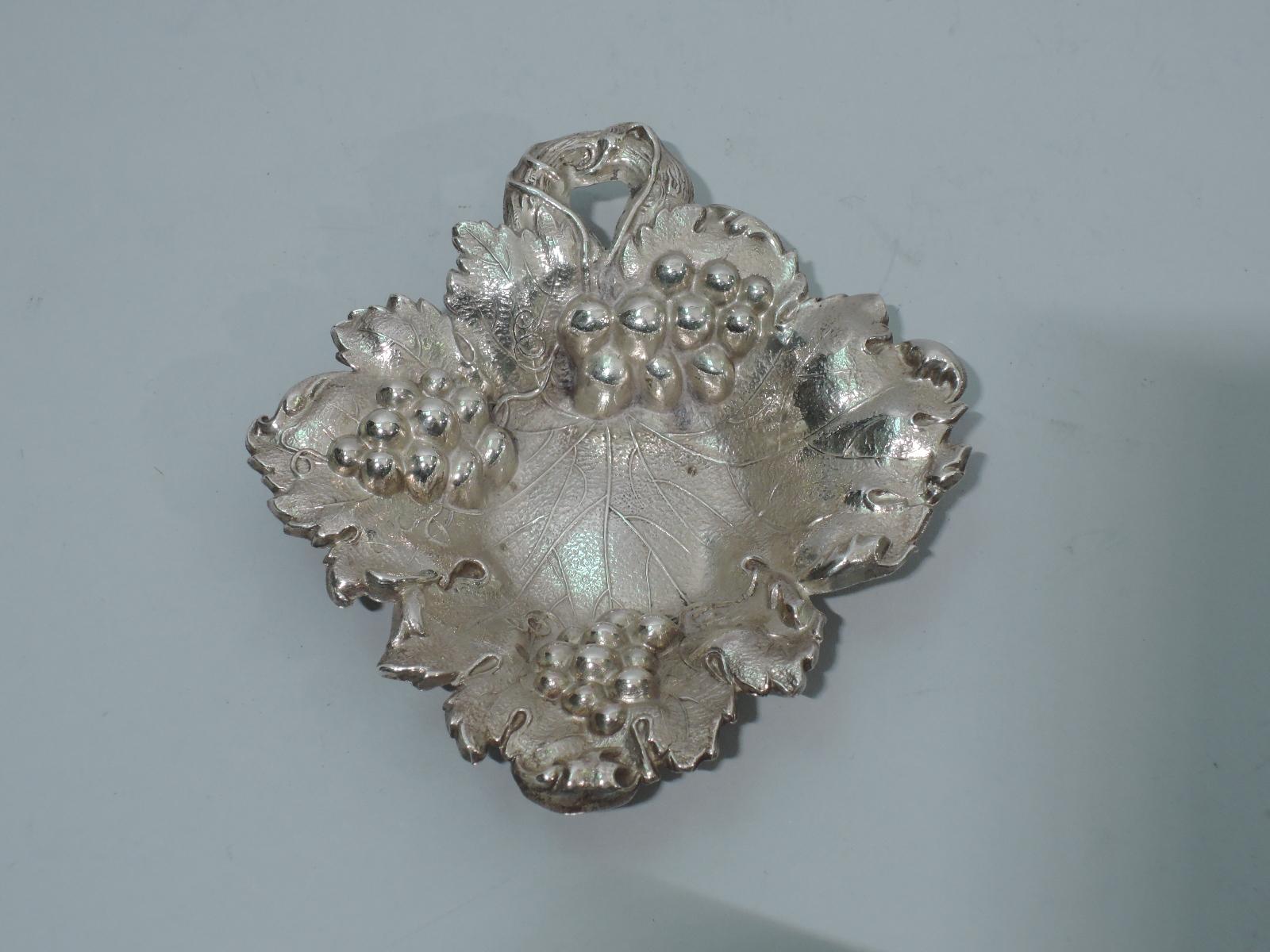 Nord-américain Ensemble de 6 plats à noix américains anciens en argent sterling en forme de raisins et de feuilles