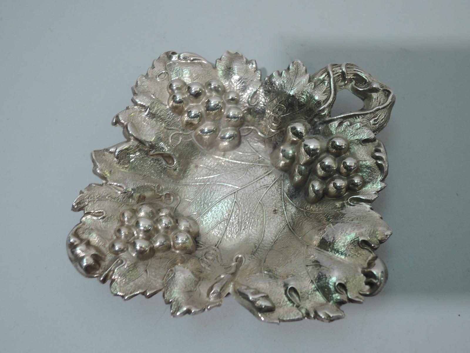 20th Century Set of 6 Antique American Sterling Silver Grape and Leaf Nut Dishes For Sale