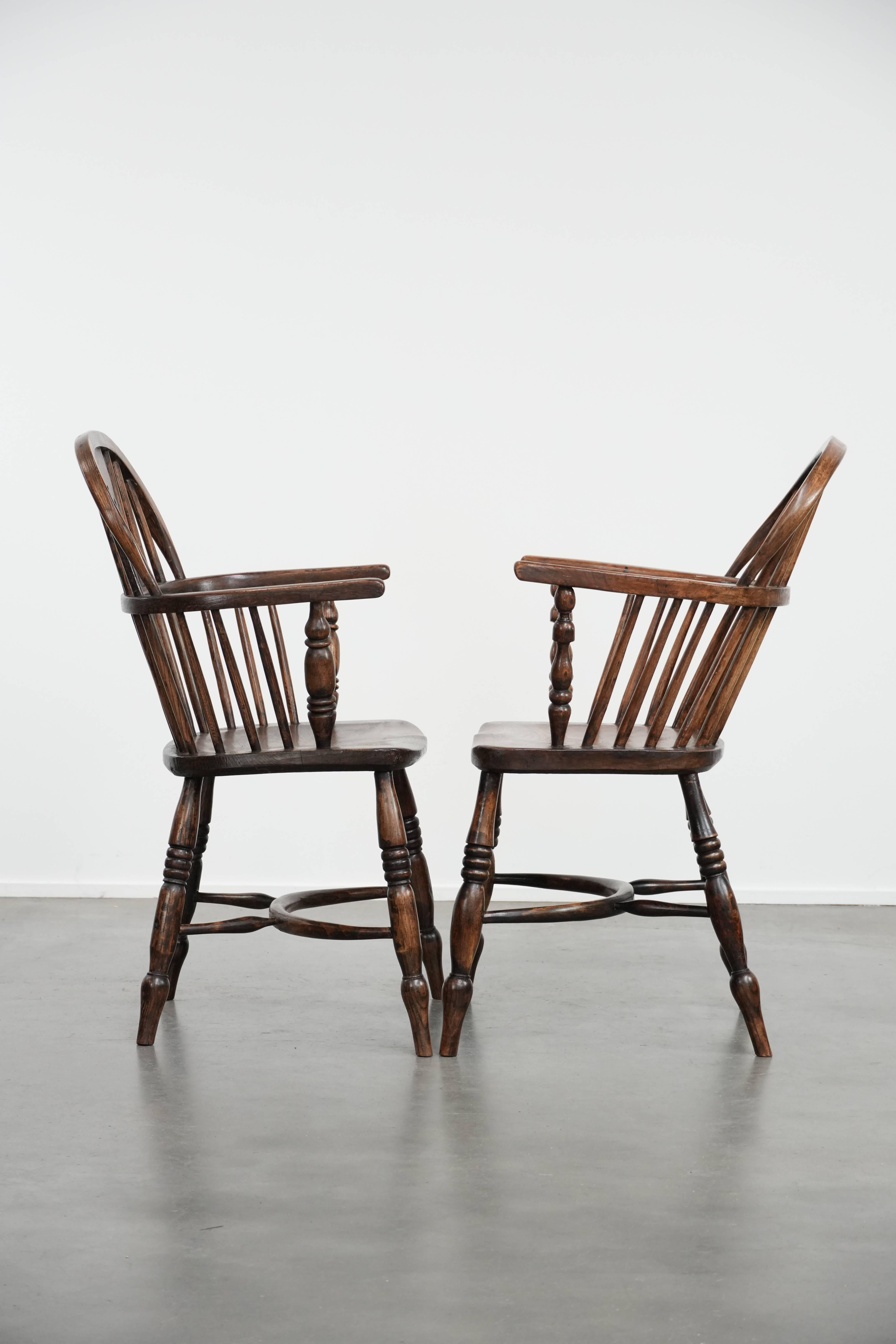 Romano classico Set di 6 sedie Windsor inglesi antiche e belle con una splendida patina in vendita