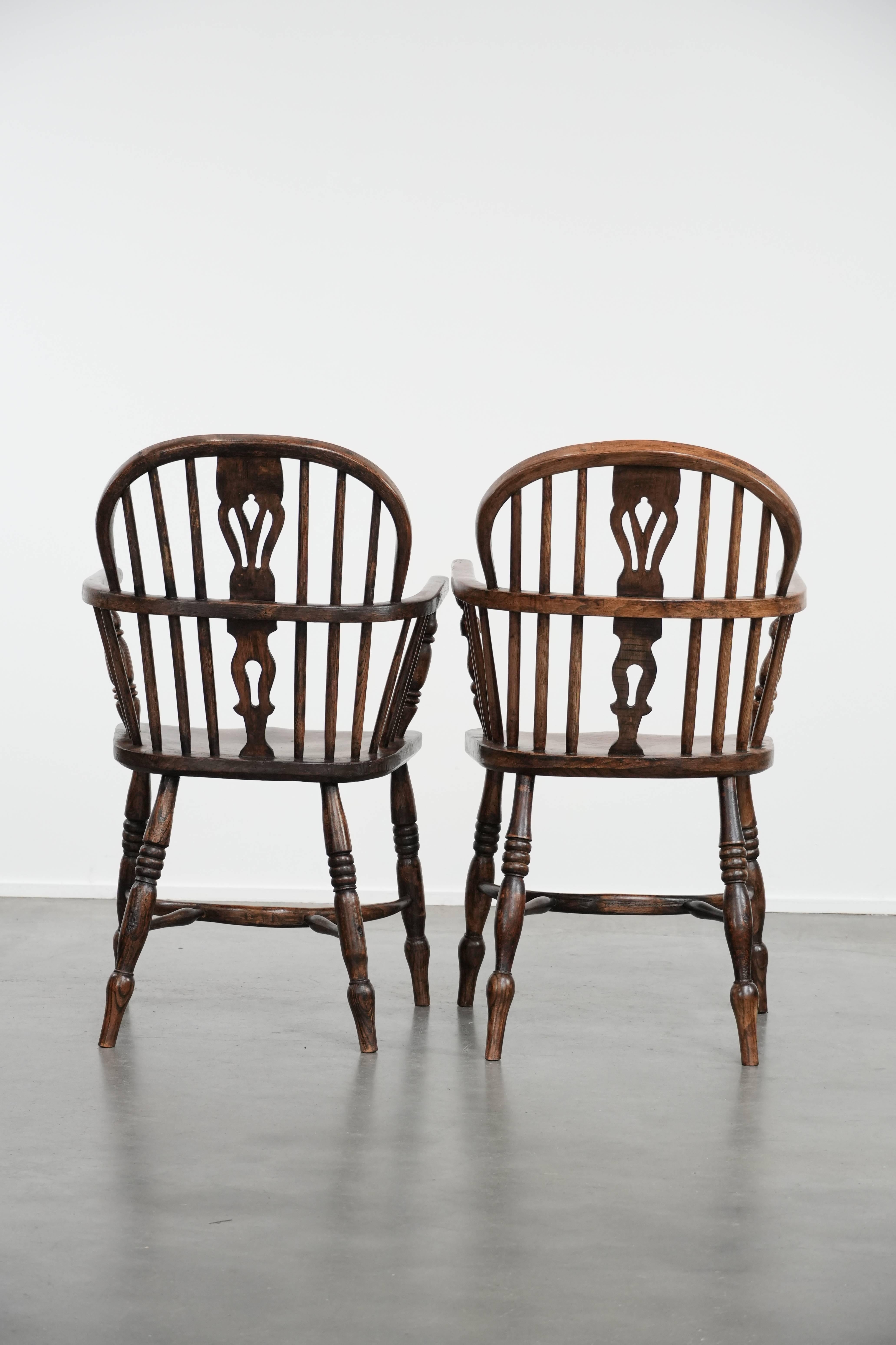 Fatto a mano Set di 6 sedie Windsor inglesi antiche e belle con una splendida patina in vendita