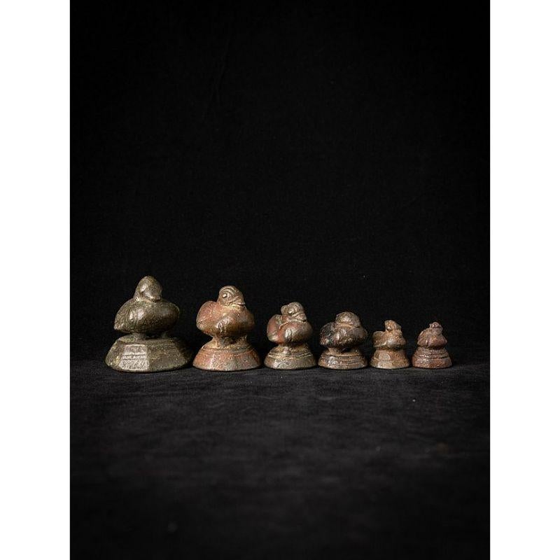 XIXe siècle Ensemble de 6 poids en bronze antique et en opium de Birmanie en vente