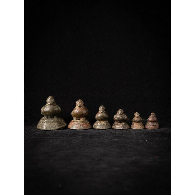 Bronze Ensemble de 6 poids en bronze antique et en opium de Birmanie en vente