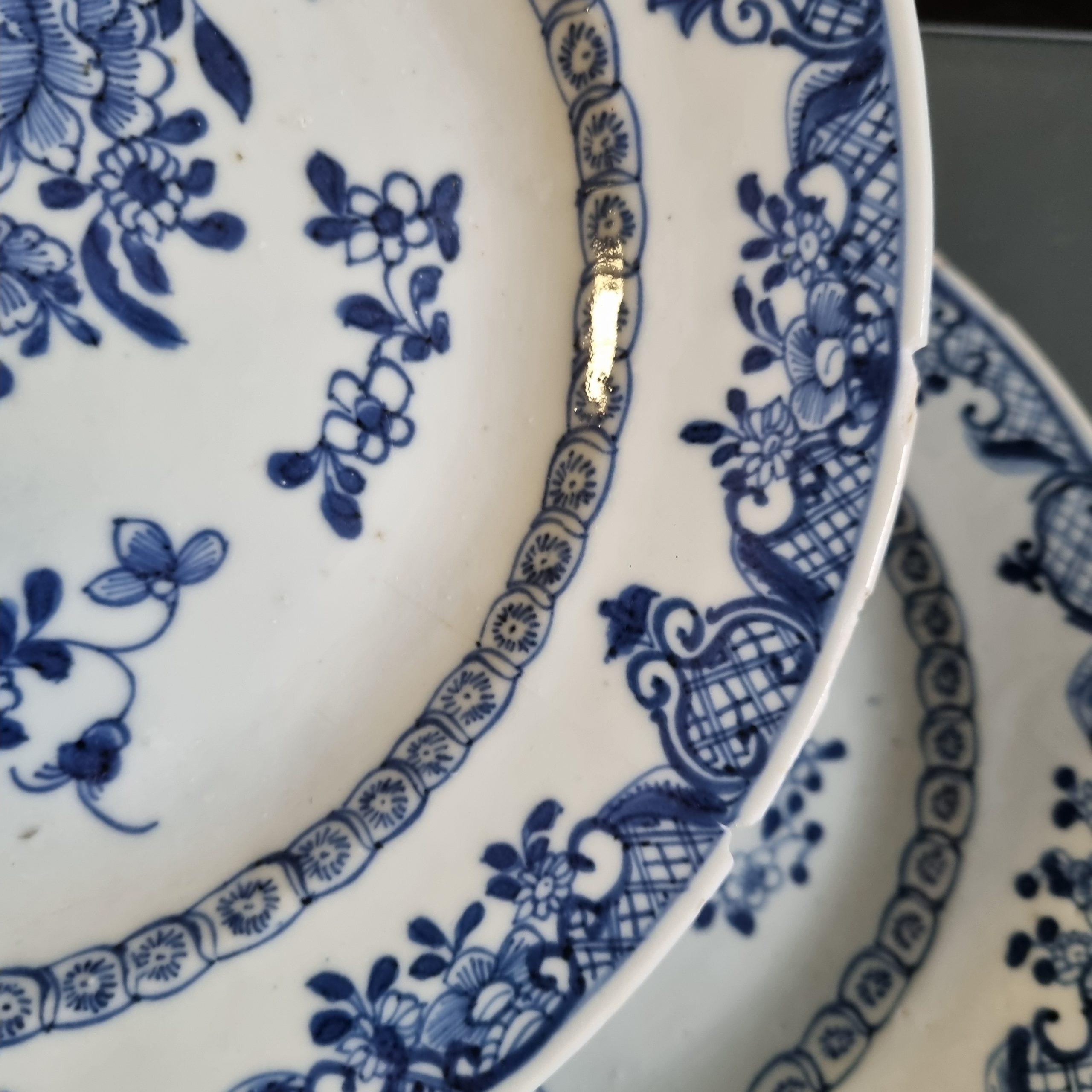Set von 6 antiken chinesischen Yongzheng/Qianlong-Esstellern aus Porzellan in Blau und Weiß aus Yongzheng (Chinesisch) im Angebot