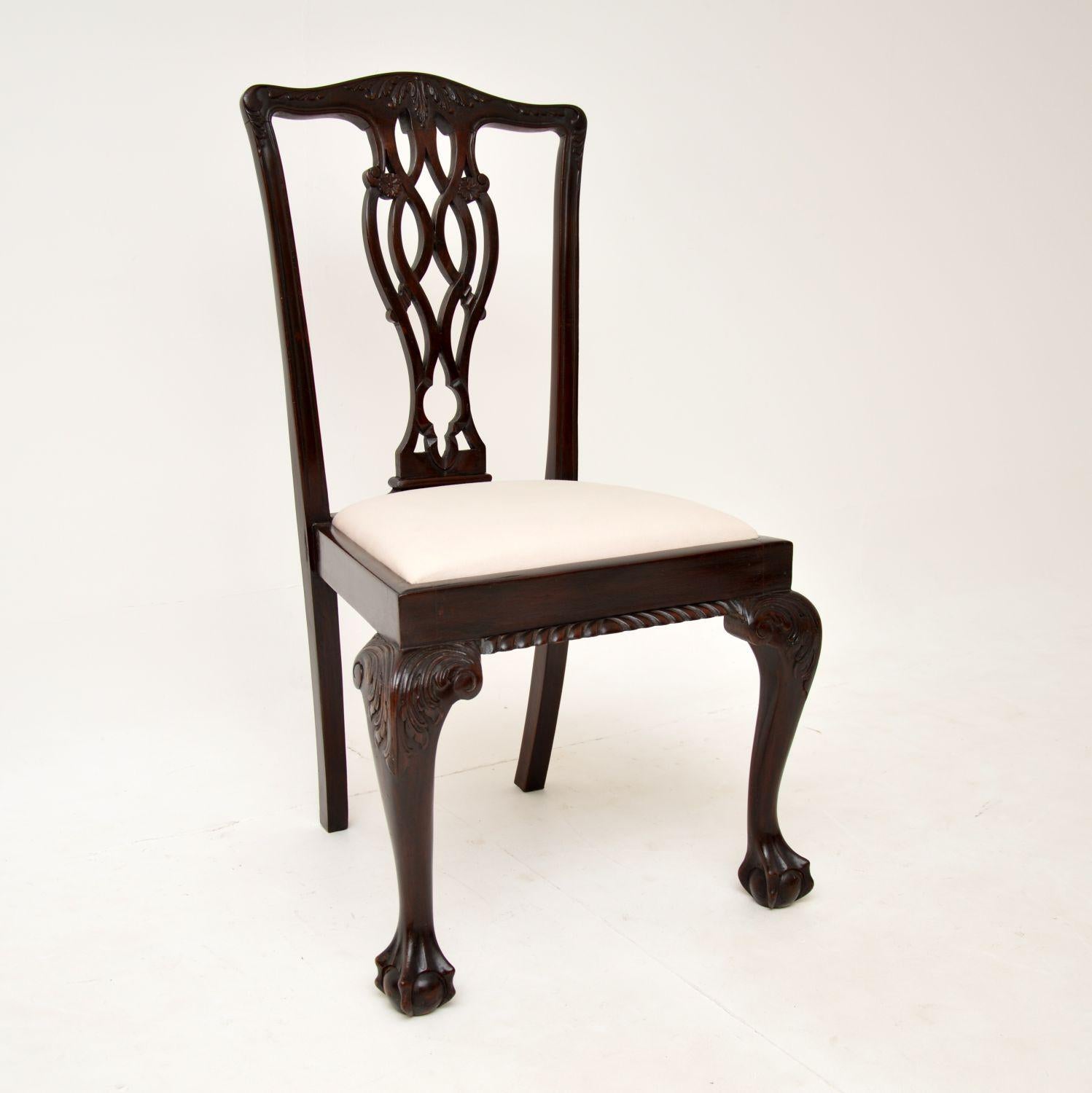 XIXe siècle Ensemble de 6 chaises de salle à manger anciennes de style Chippendale en vente