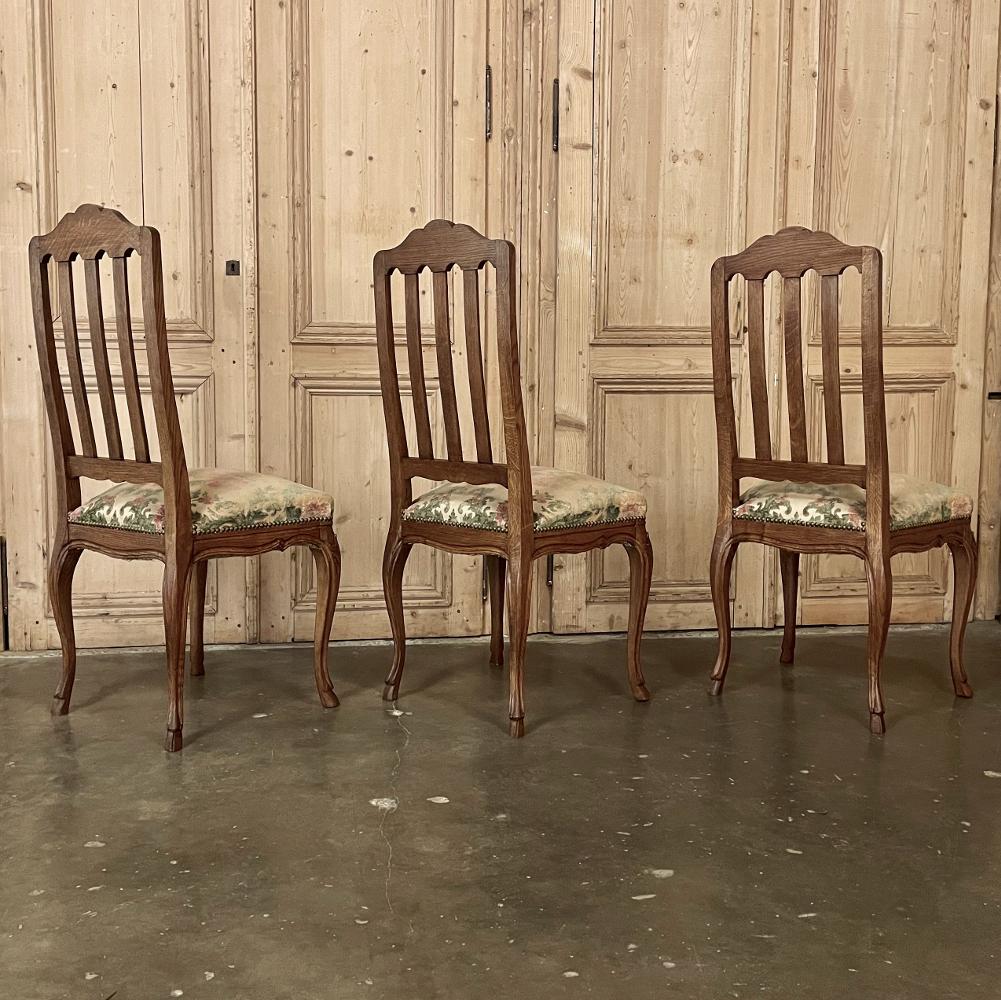 20th Century Set of 6 Antique Country French Dining Chairs