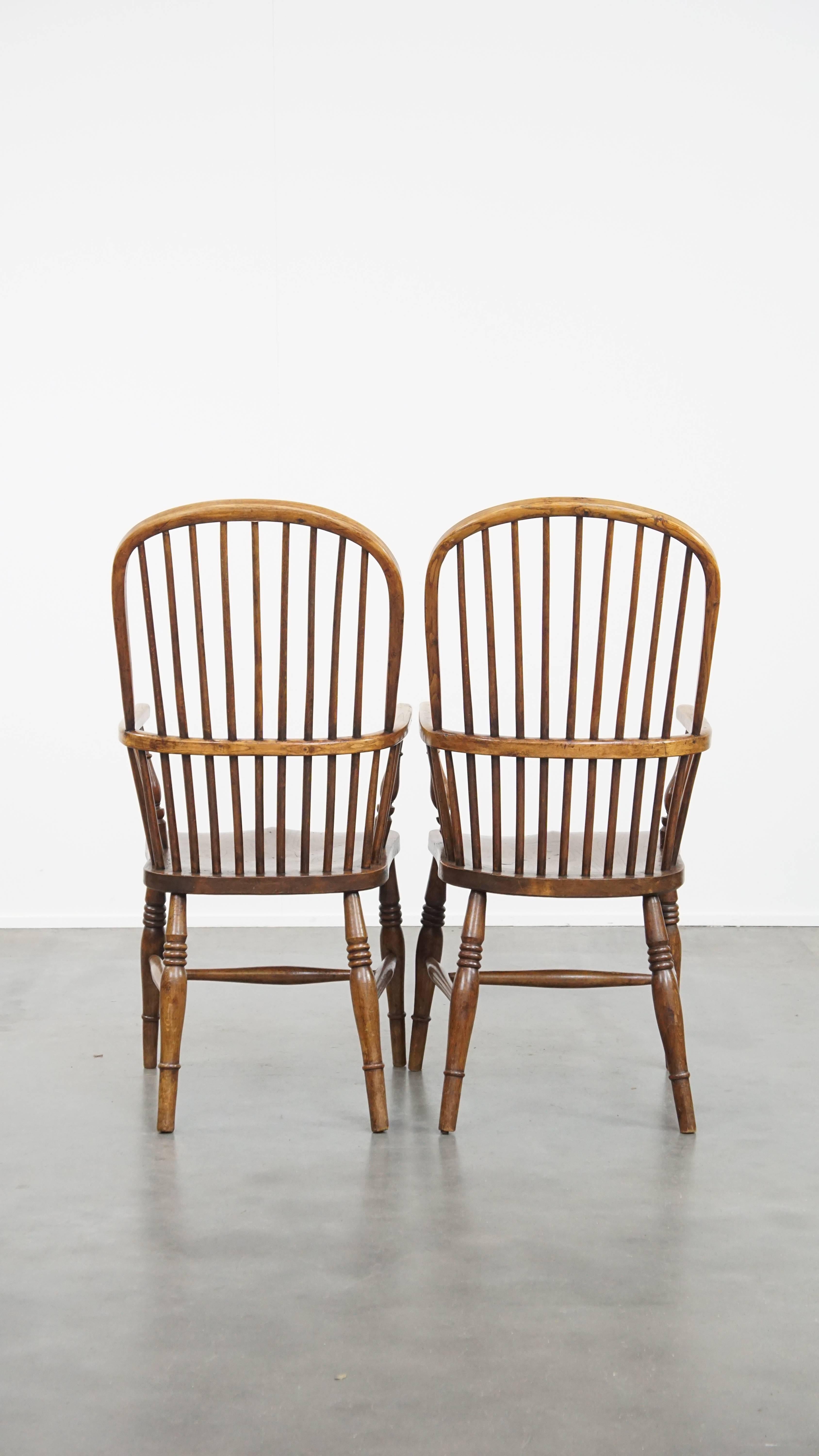 Hand-Crafted Set of 6 Antique English Windsor Chairs from the 19th Century Made of Elm For Sale