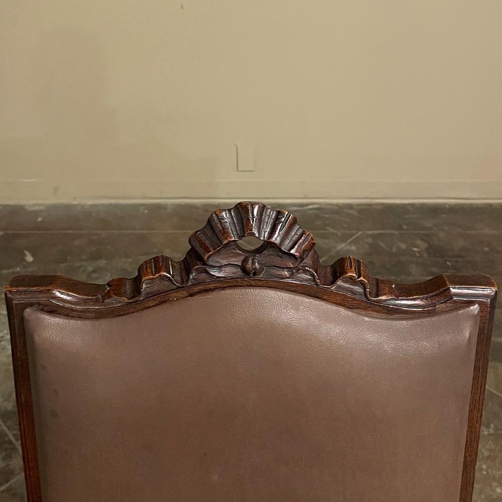 Ensemble de 6 chaises de salle à manger françaises anciennes de style Louis XVI en vente 10