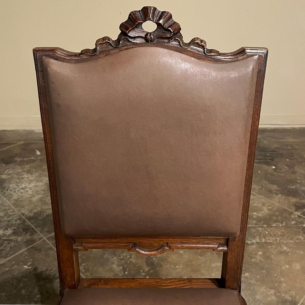 Ensemble de 6 chaises de salle à manger françaises anciennes de style Louis XVI en vente 11