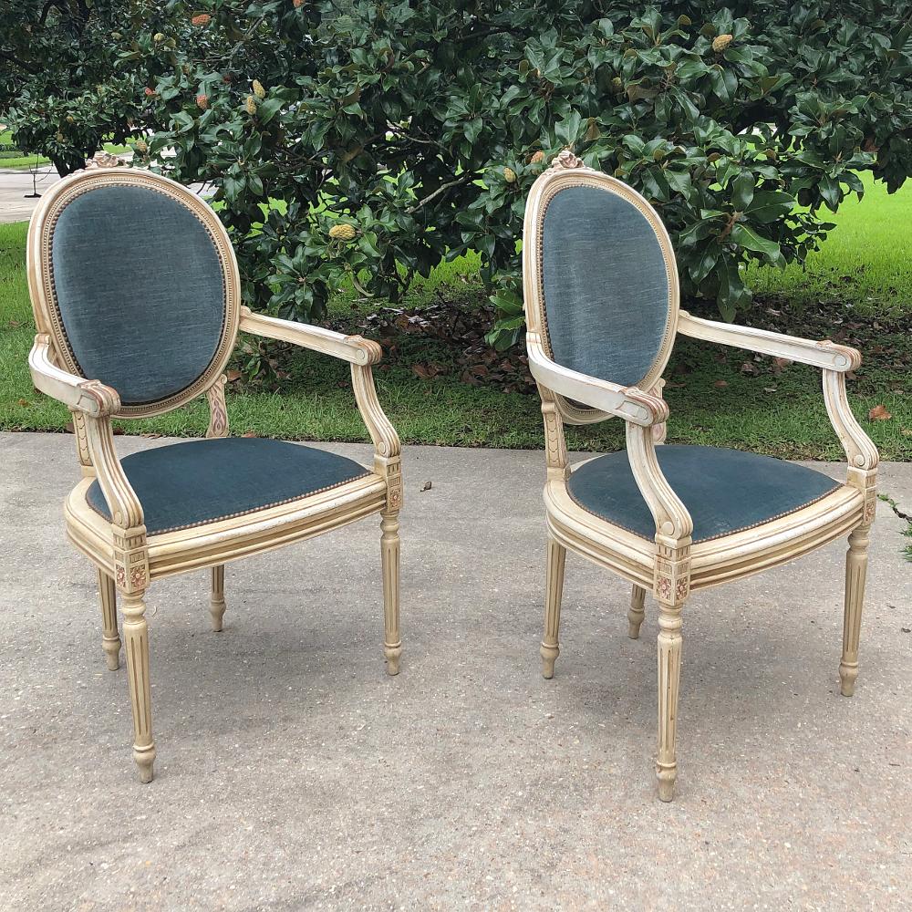 Set of 6 Antique French Louis XVI Painted Dining Chairs Incl. 2 Armchairs In Good Condition In Dallas, TX