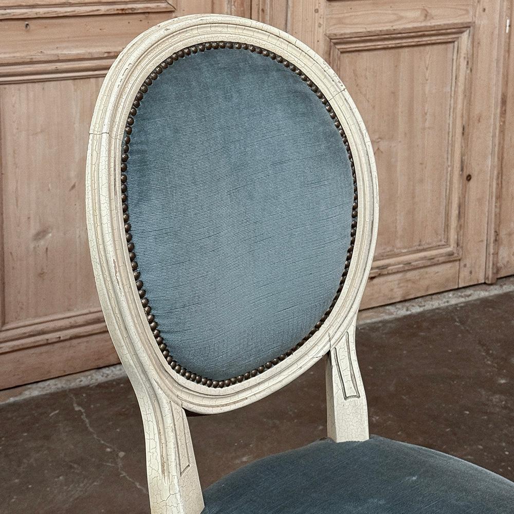 Satz von 6 Antique French Louis XVI gemalt Esszimmerstühle mit Mohair im Angebot 3