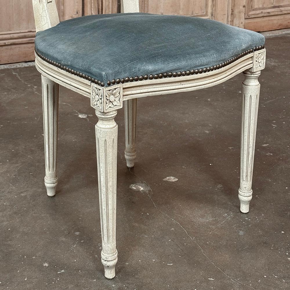 Satz von 6 Antique French Louis XVI gemalt Esszimmerstühle mit Mohair im Angebot 4