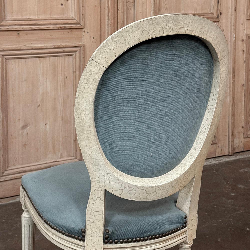 Satz von 6 Antique French Louis XVI gemalt Esszimmerstühle mit Mohair im Angebot 5