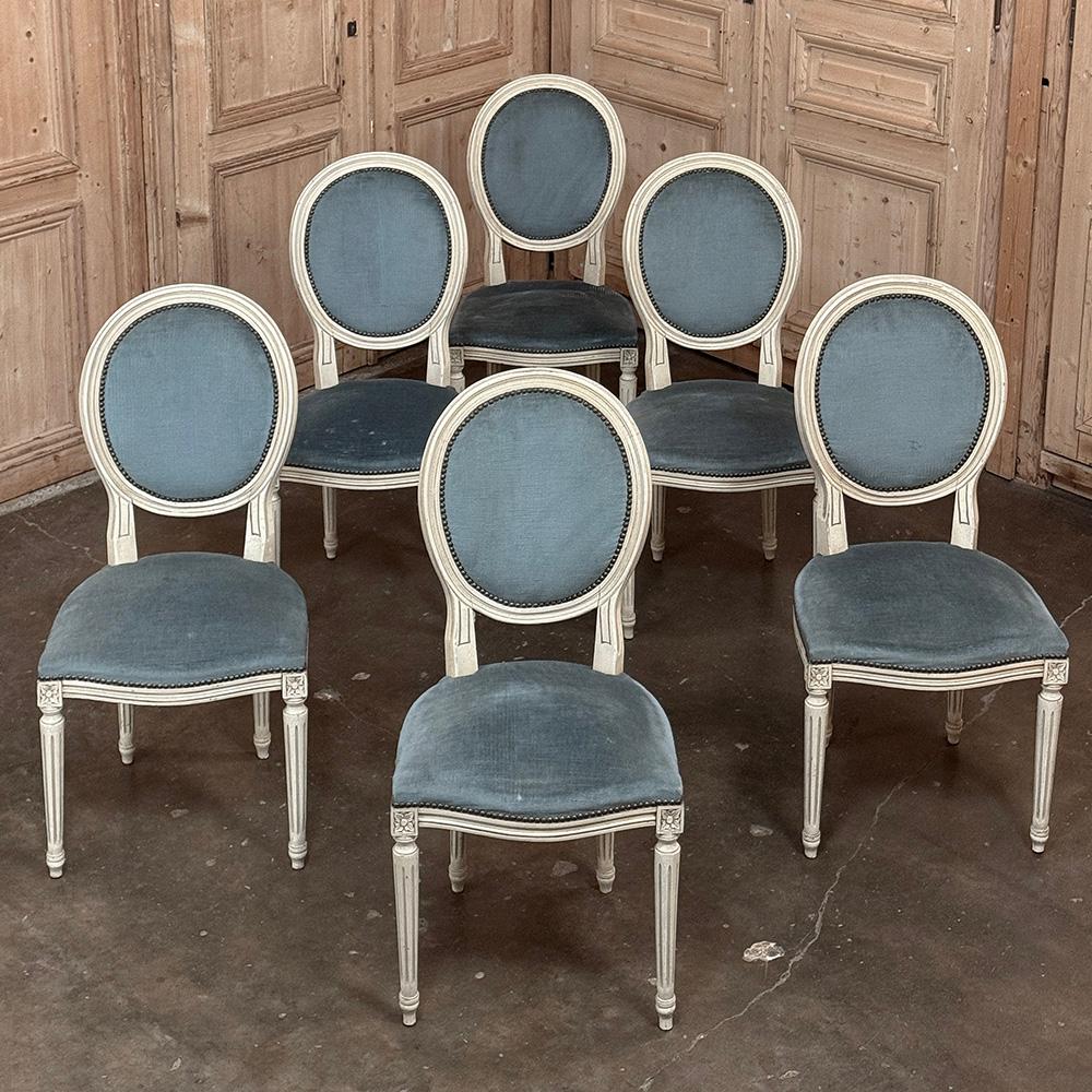 Satz von 6 Antique French Louis XVI gemalt Esszimmerstühle mit Mohair (Louis XVI.) im Angebot