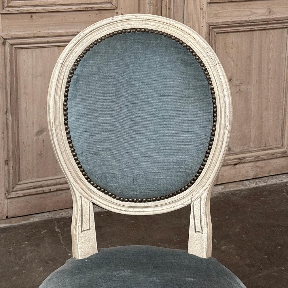 Satz von 6 Antique French Louis XVI gemalt Esszimmerstühle mit Mohair (Mohairwolle) im Angebot