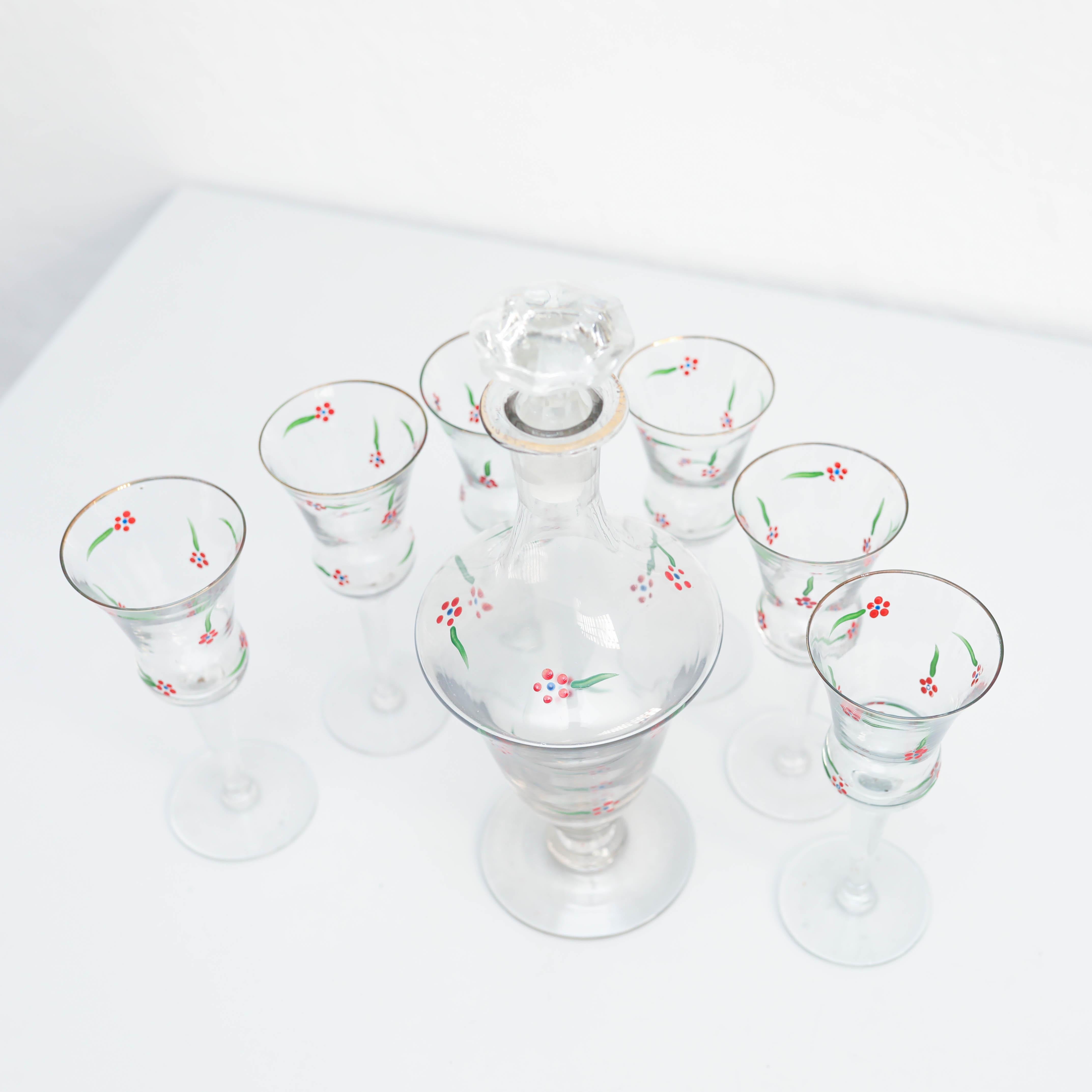  Set of 6 Antique hand painted Glass Wine Cups and Glass Vase, circa 1940 In Good Condition For Sale In Barcelona, Barcelona