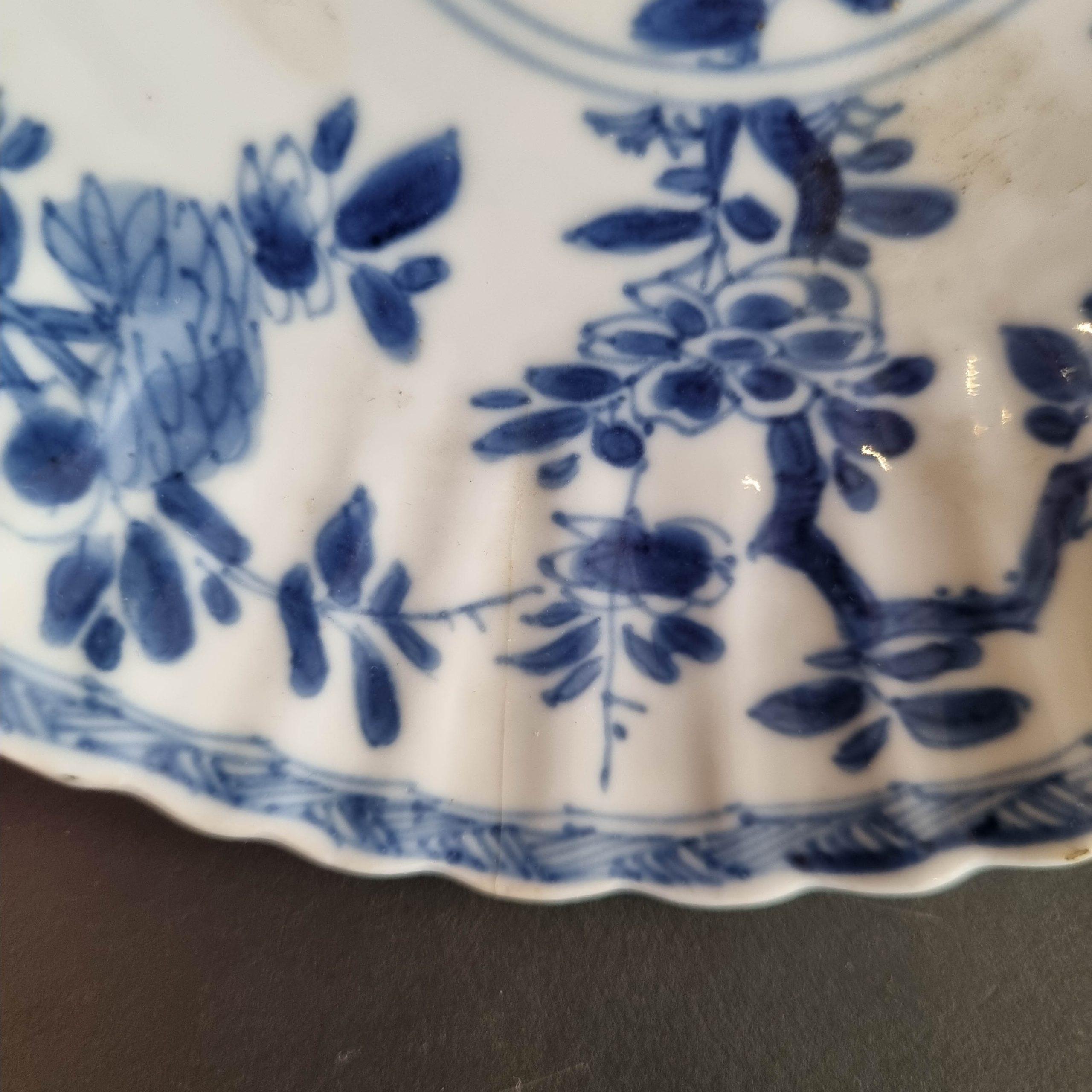 Cinese Set di 6 antiche tazze e piattini floreali in porcellana cinese Kangxi, 18° C. in vendita