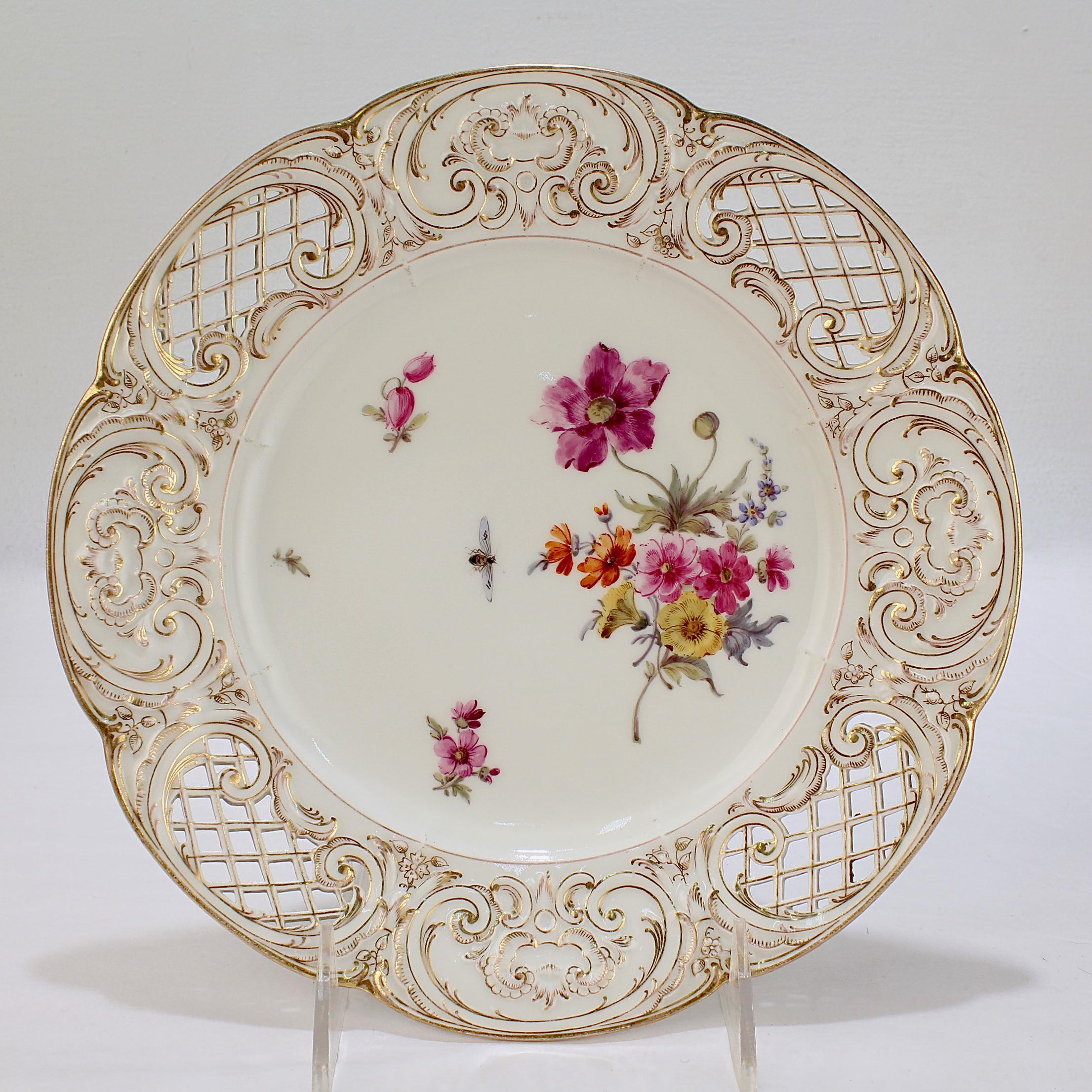 Lote de 6 piezas de porcelana antigua KPM Porcelain  Placas de armario reticuladas Deutsche Blumen en Bueno estado para la venta en Philadelphia, PA