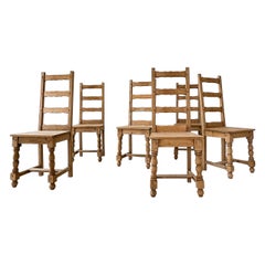 Ensemble de 6 chaises anciennes à dossier en échelle Ensemble de 6 chaises anciennes à dossier en échelle