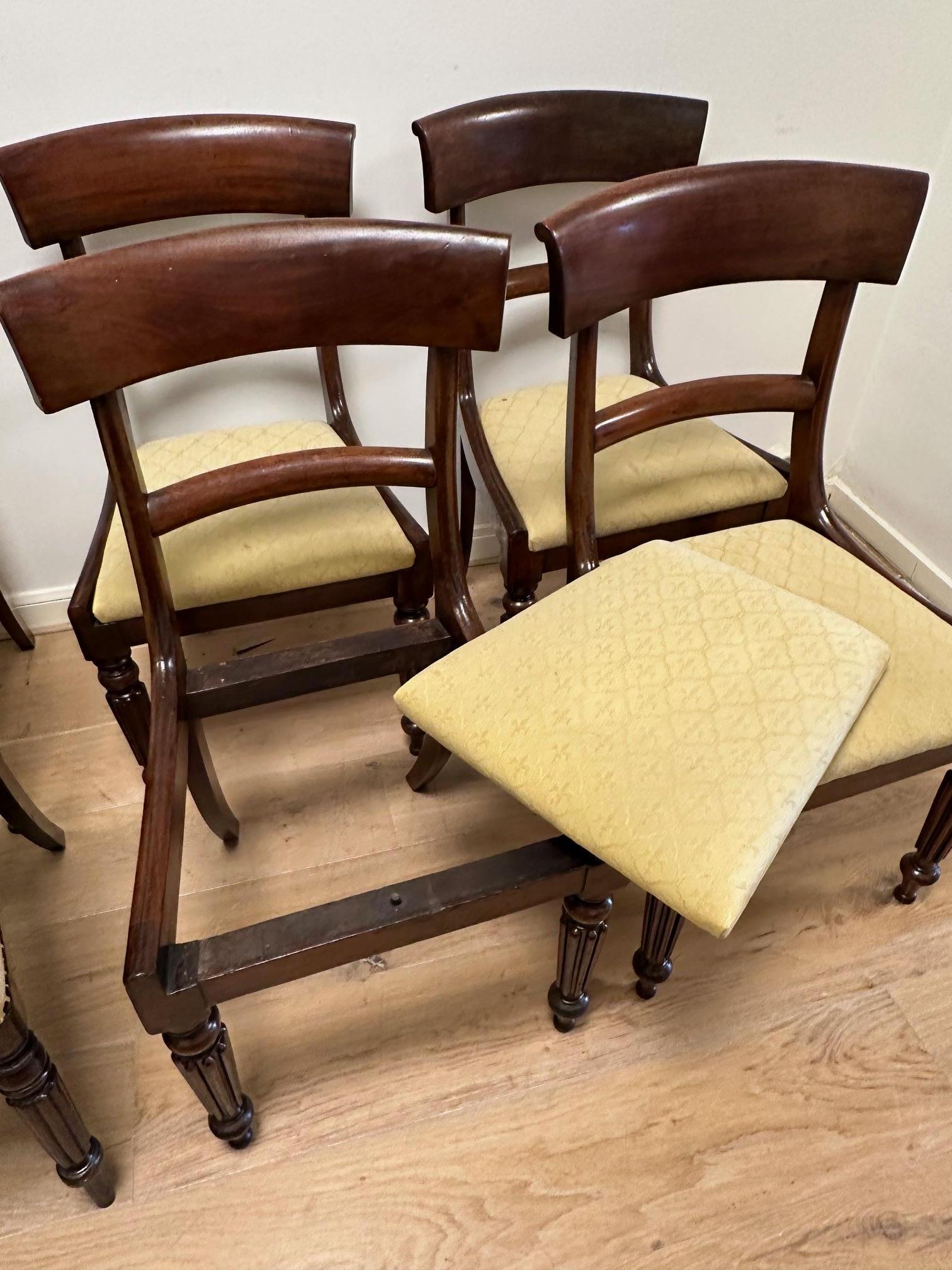 Set of 6 antique mahogany dining chairs In Good Condition For Sale In BEEKBERGEN, NL