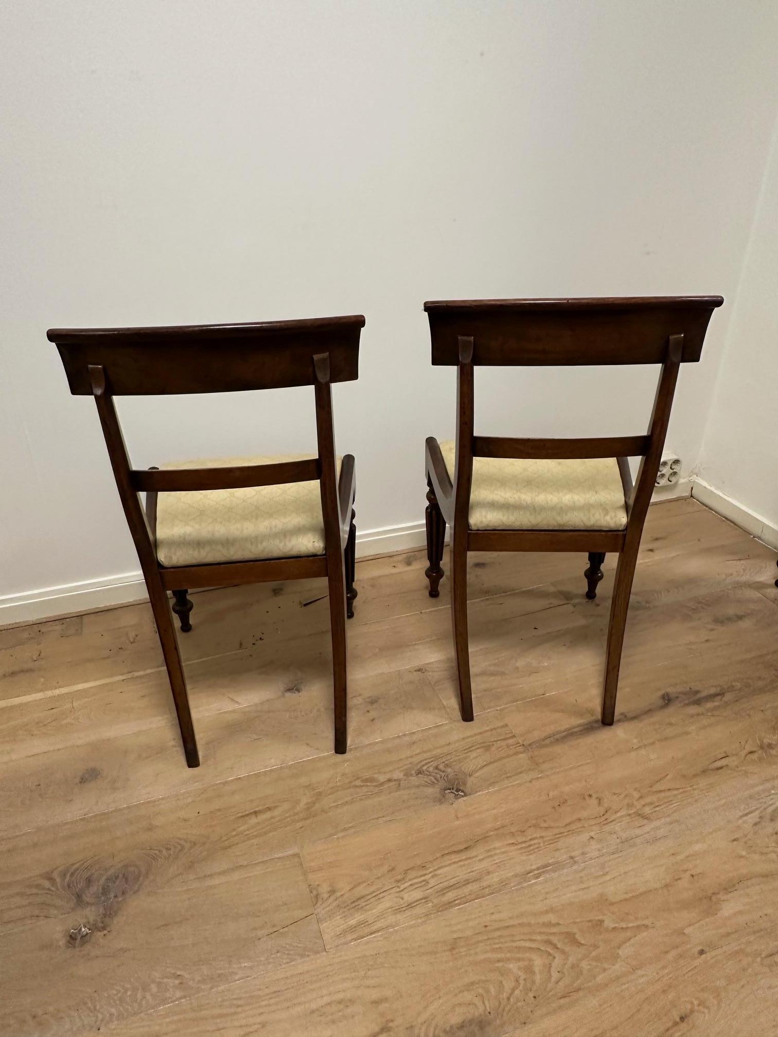 Set of 6 antique mahogany dining chairs For Sale 1