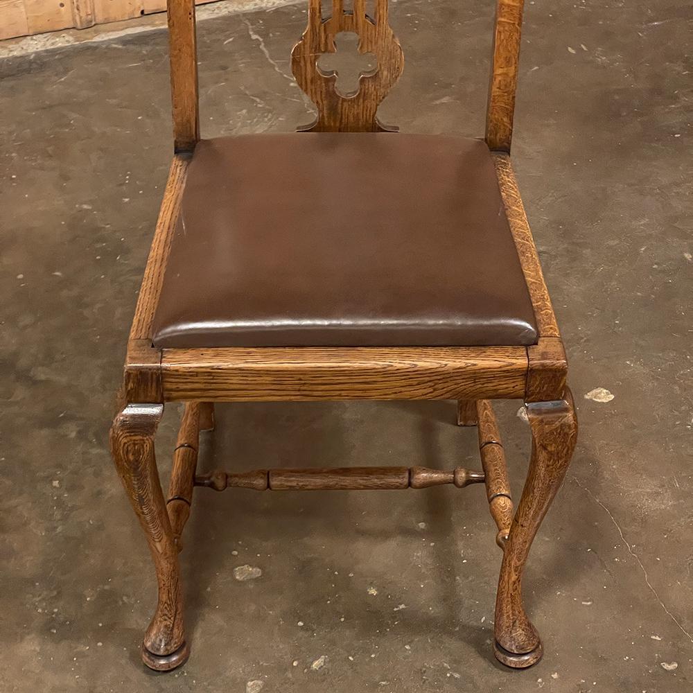 Set of 6 Antique Queen Anne Dining Chairs Includes 2 Armchairs In Good Condition For Sale In Dallas, TX