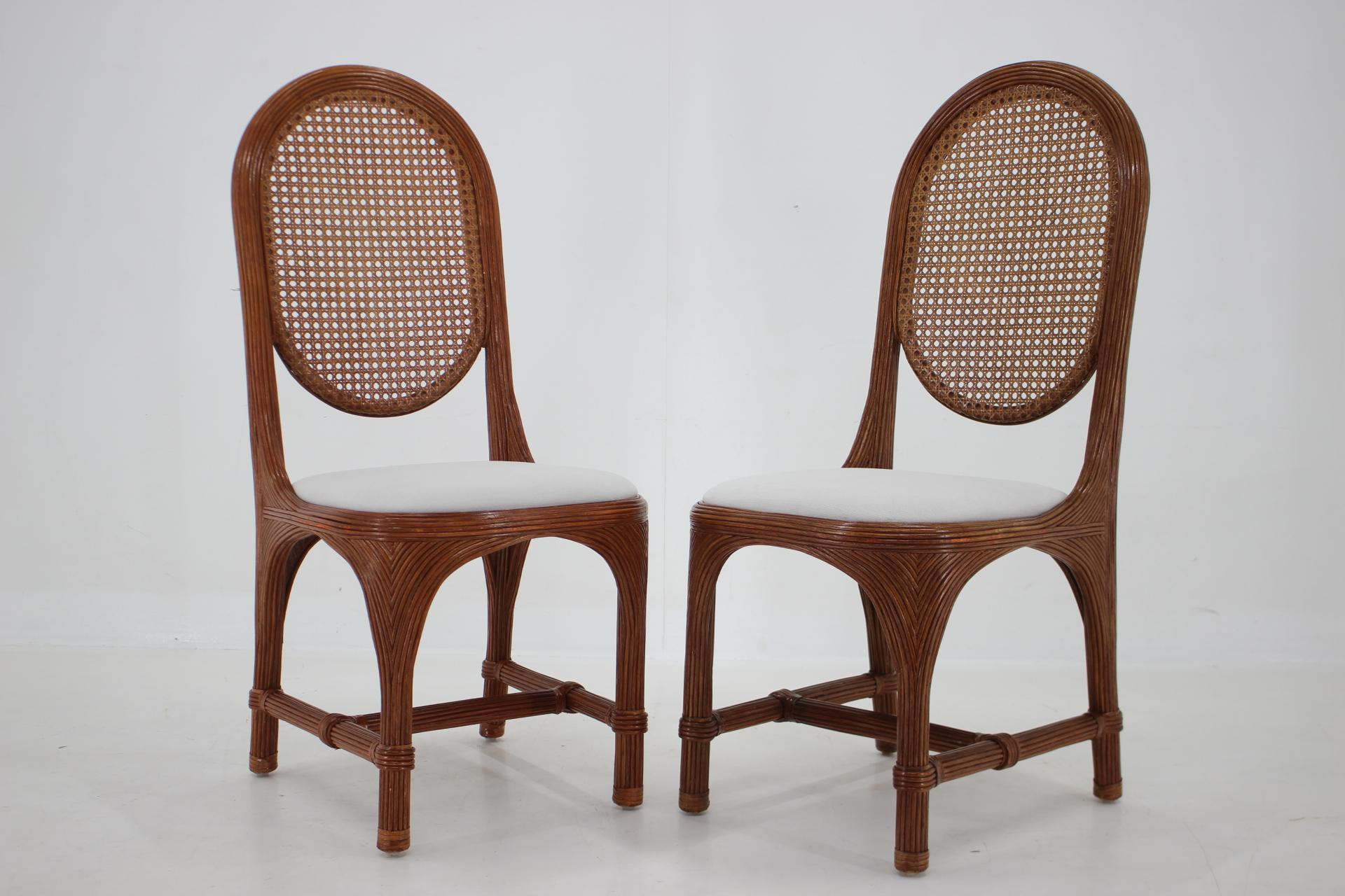 Mid-Century Modern Set of 6 Antique Rattan Dining Chairs with Cane Backrest  For Sale
