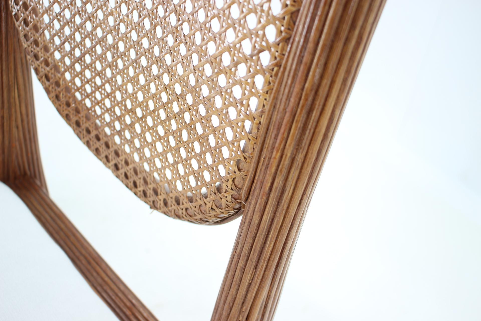 Set di 6 sedie da pranzo in rattan antico con schienale a canne in vendita 3