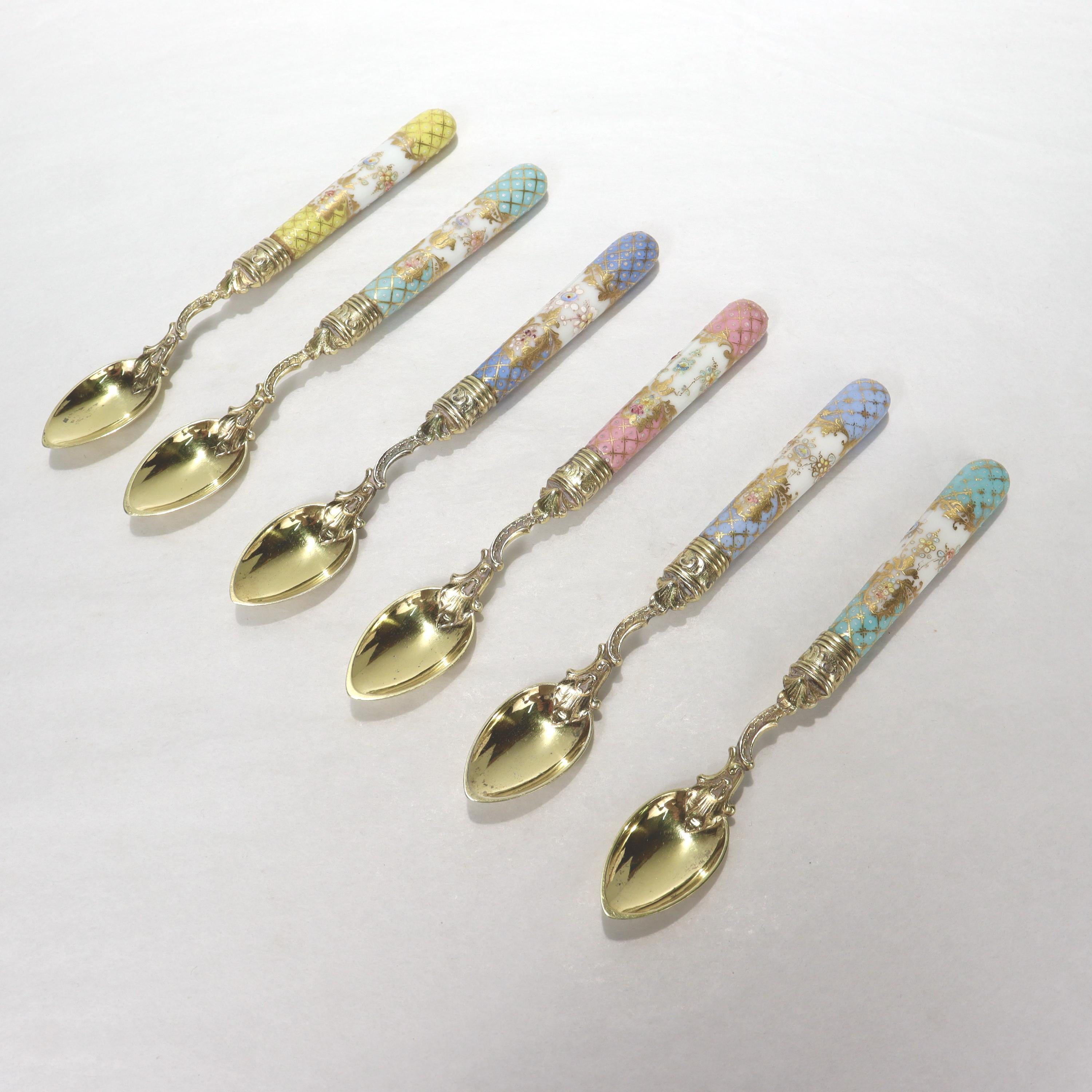 A fine set of 6 antique silver & porcelain dessert (or possibly demitasse) spoons.

By Richard Garten.

In gilt 800 silver. 

With raised enamel jeweling to the Dresden porcelain handles.

Simply a wonderful set of Dresden spoons! 

Date:
Late 19th
