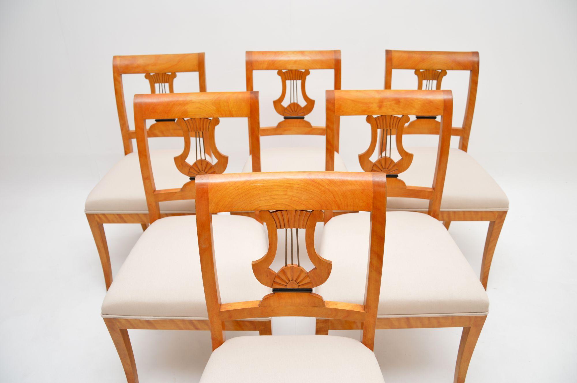 Set of 6 Antique Swedish Biedermeier Satin Birch Dining Chairs In Good Condition In London, GB