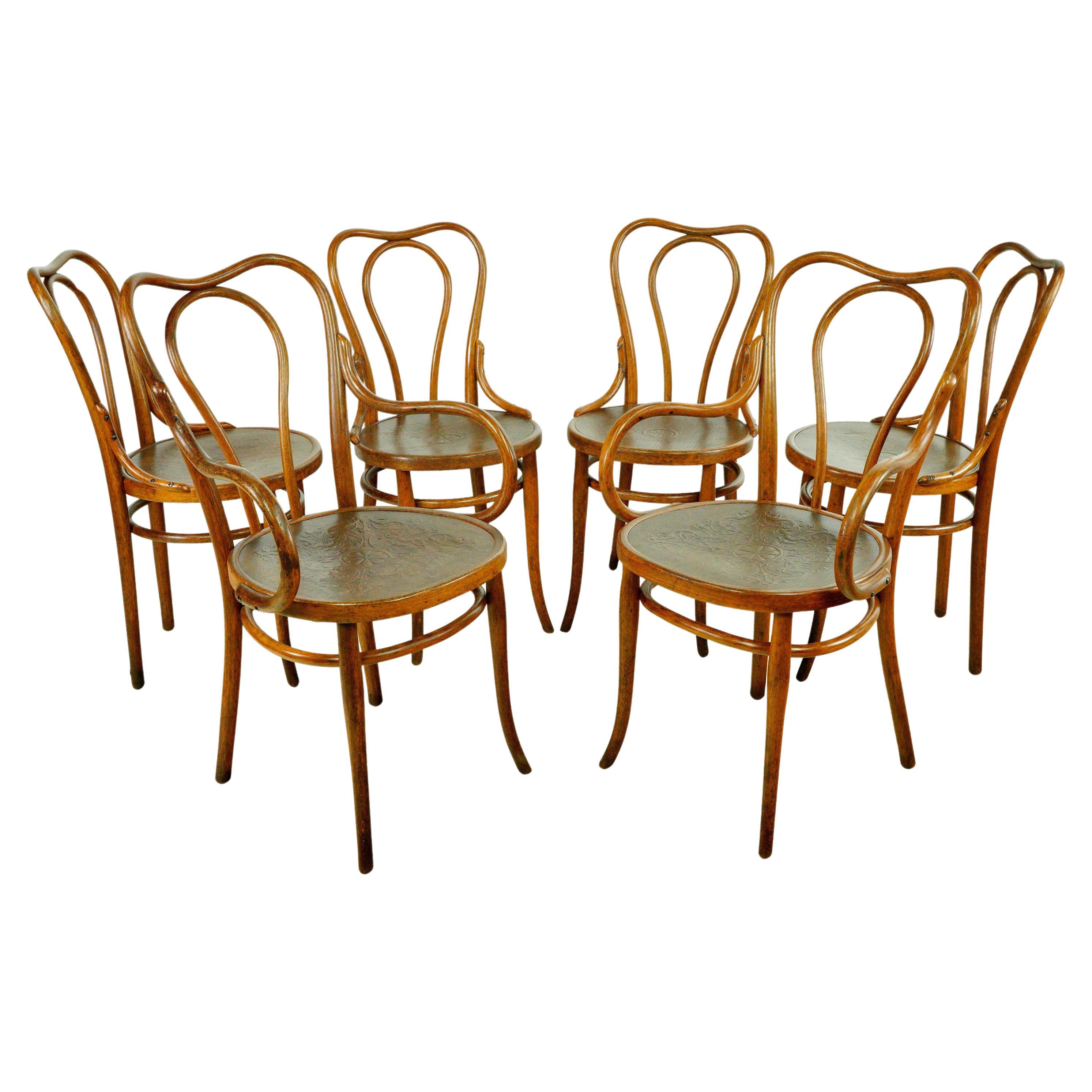 Lot de 6 chaises de bistrot anciennes en bois courbé Thonet avec motif