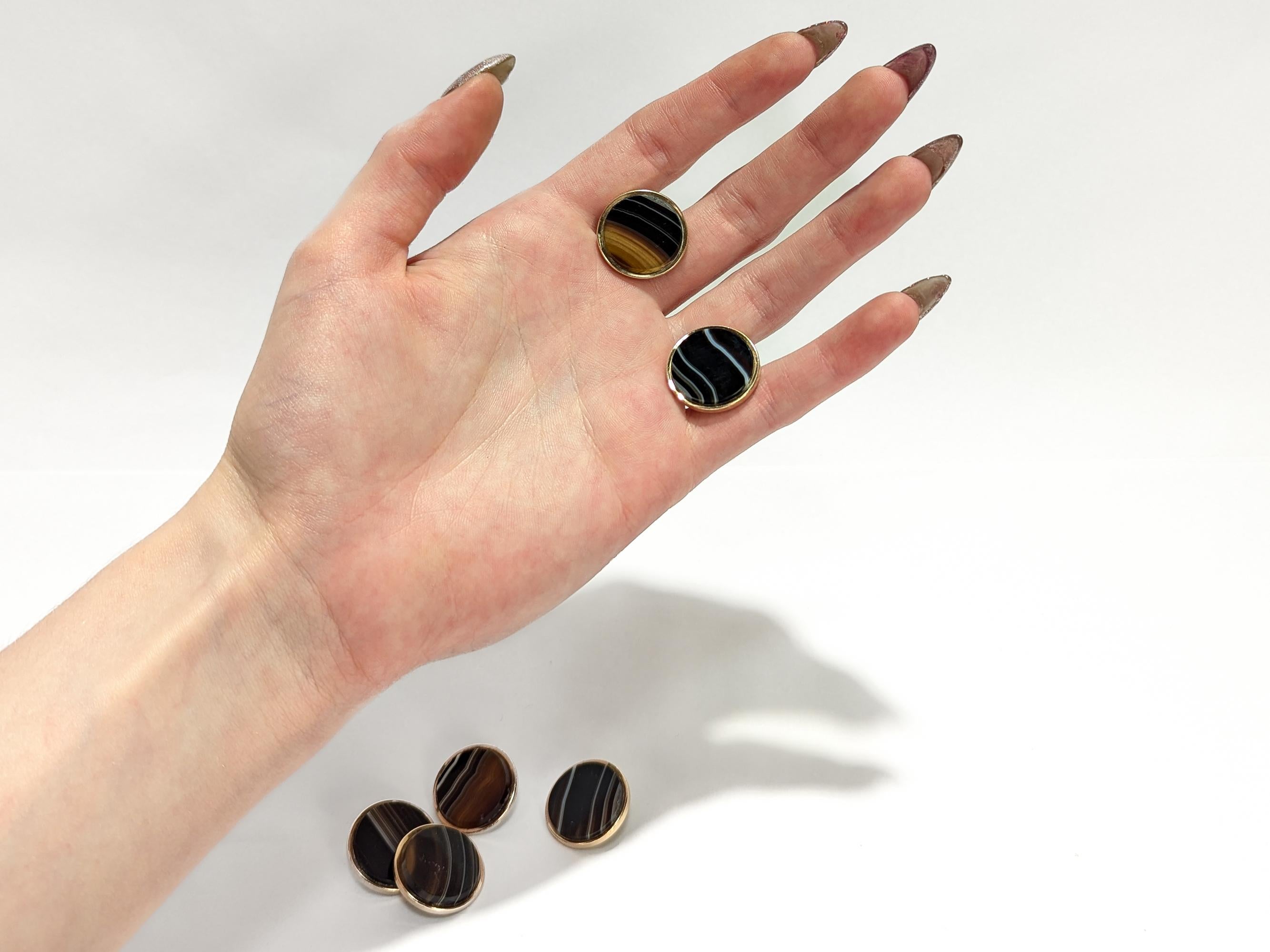 Lot de 6 boutons anciens victoriens en agate cabochon et plaqué or en vente 8
