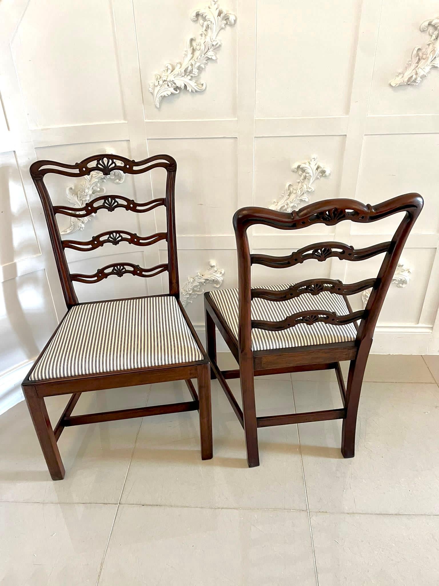 XIXe siècle Ensemble de 6 chaises de salle à manger victoriennes anciennes en acajou de qualité  en vente