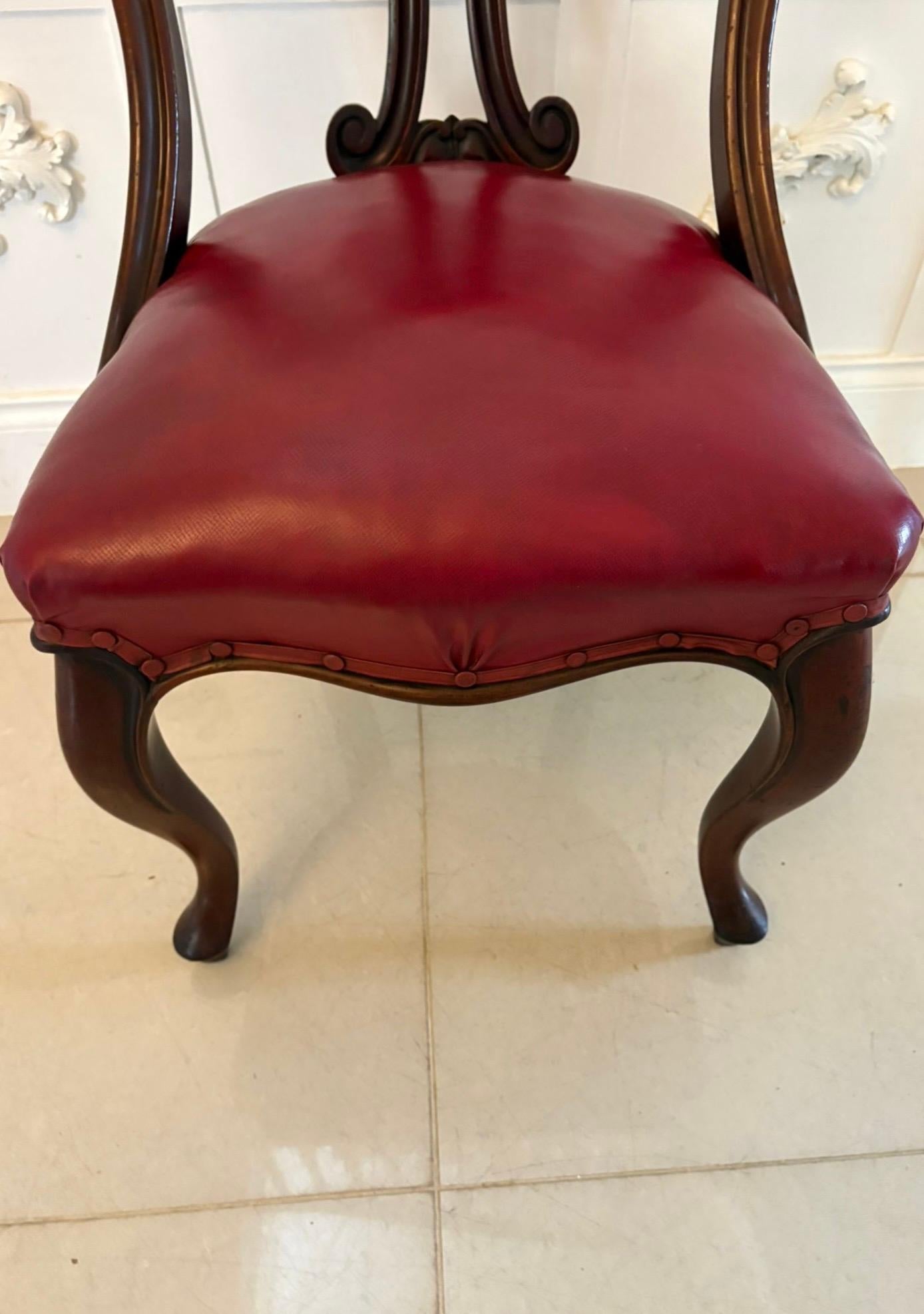 Ensemble de 6 chaises de bibliothèque ou de salle à manger en acajou sculpté, de style victorien ancien, d'une qualité exceptionnelle en vente 2