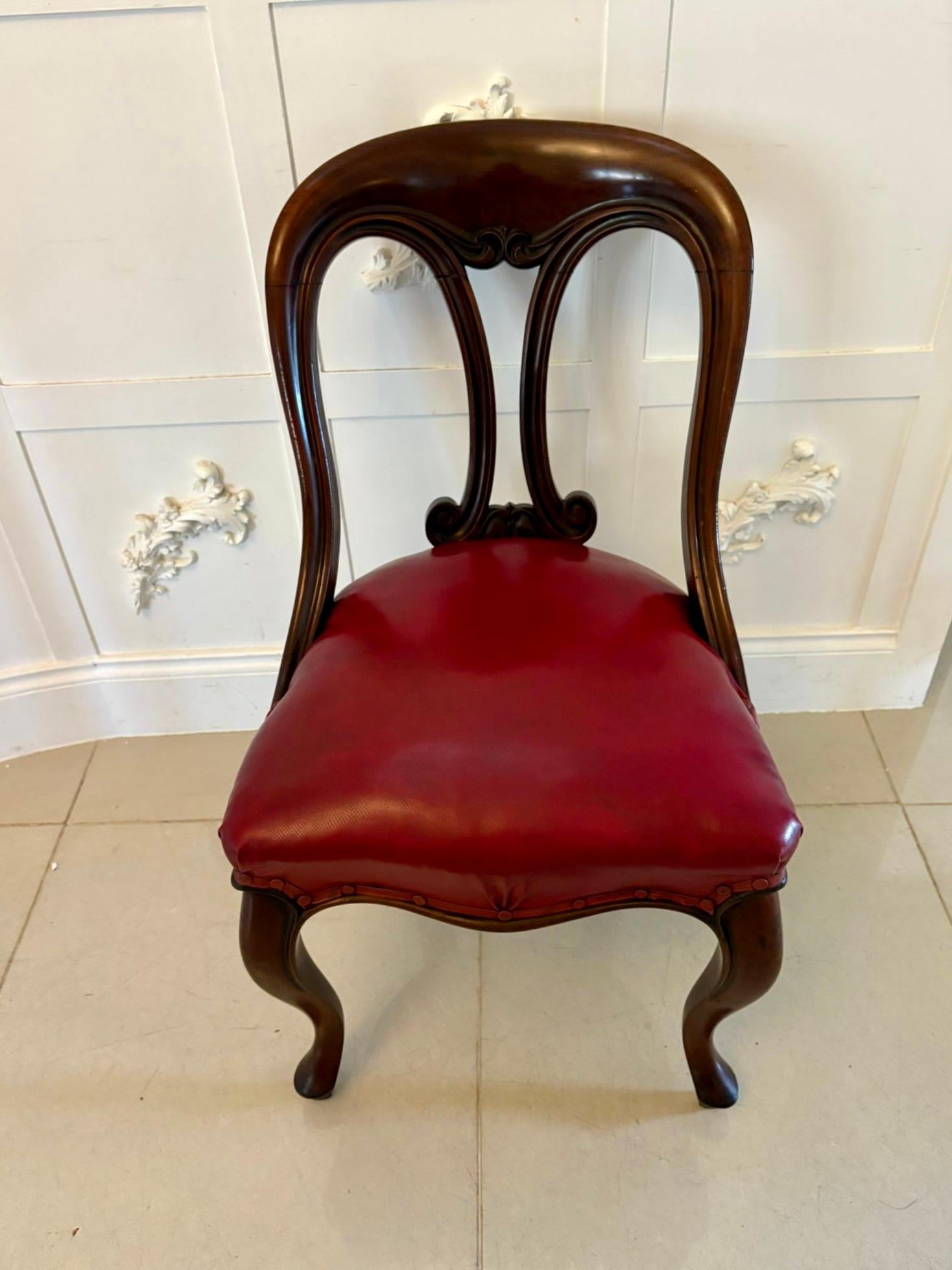 Ensemble de 6 chaises de bibliothèque ou de salle à manger en acajou sculpté, de style victorien ancien, d'une qualité exceptionnelle en vente 6