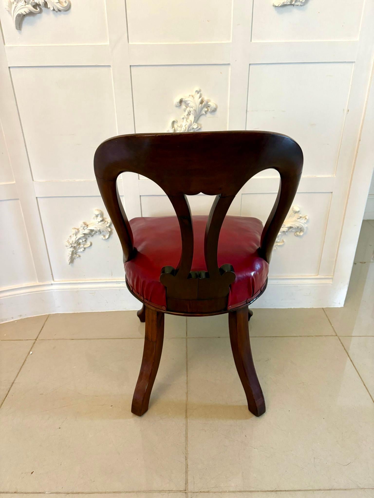 Ensemble de 6 chaises de bibliothèque ou de salle à manger en acajou sculpté, de style victorien ancien, d'une qualité exceptionnelle Bon état - En vente à Suffolk, GB