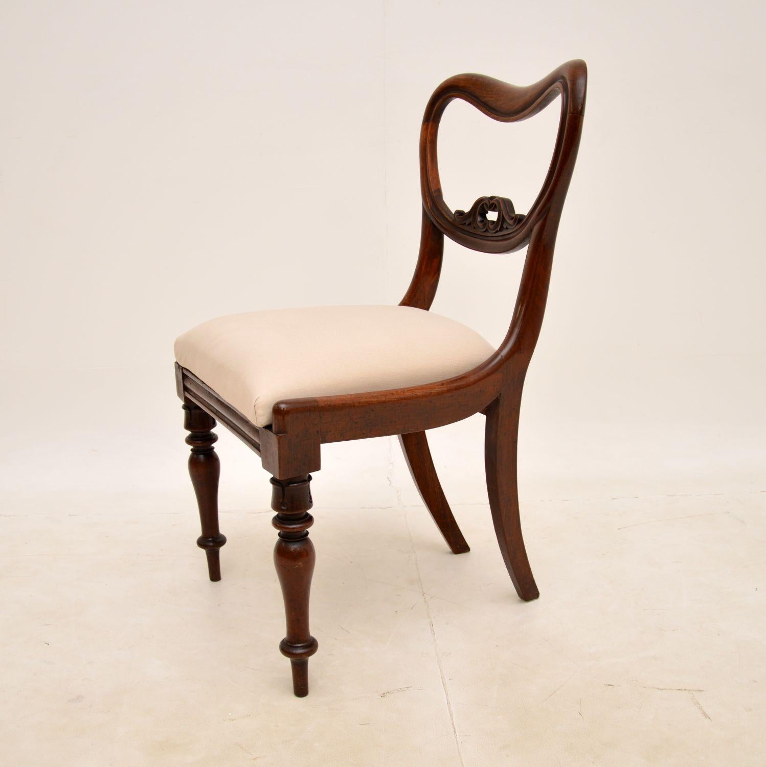 Milieu du XIXe siècle Ensemble de 6 chaises de salle à manger anciennes William IV en vente